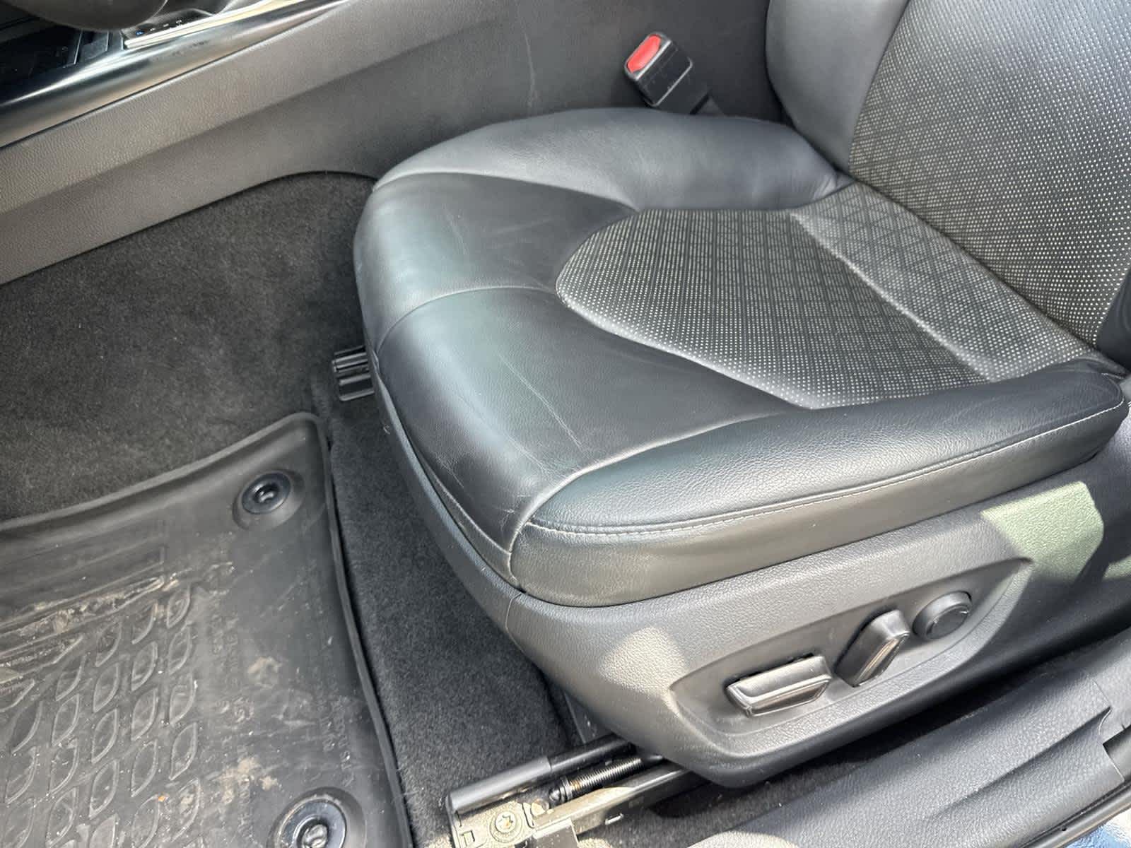 2020 Toyota Camry XSE 21