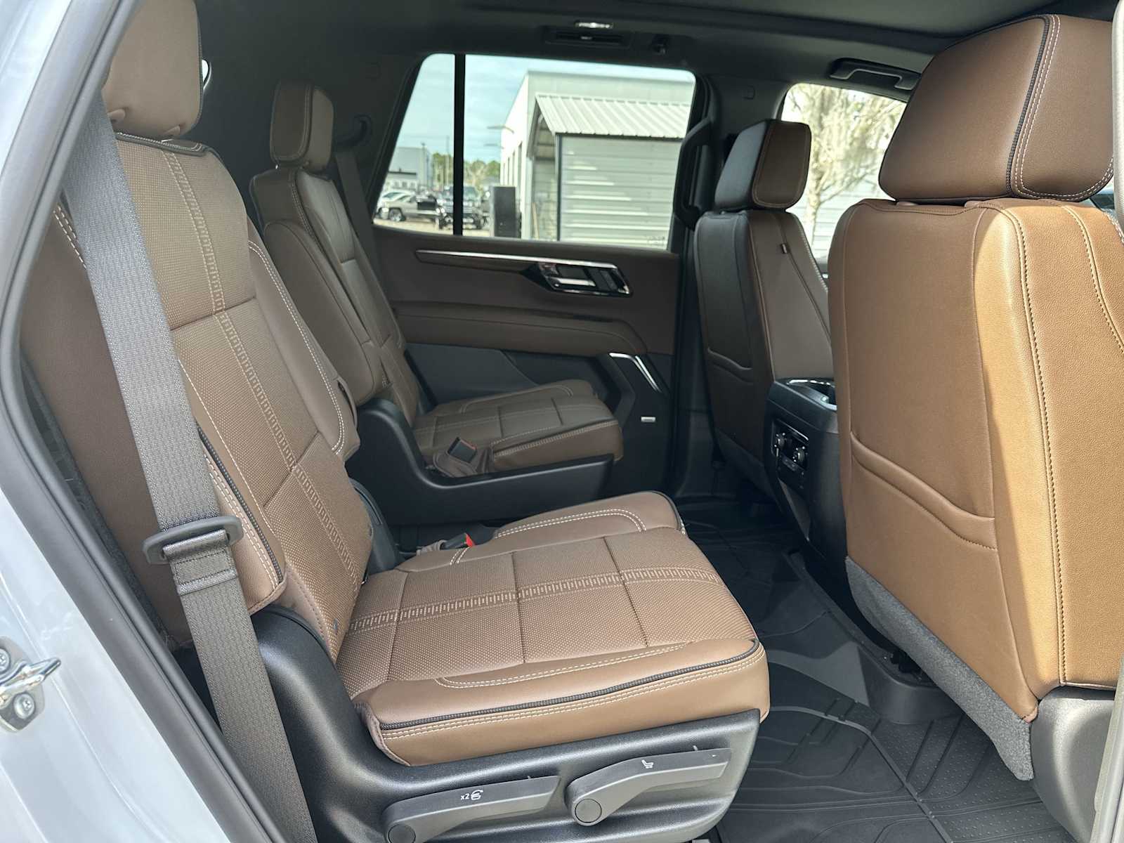 Thumbnail: 2026 Chevrolet Tahoe - 18