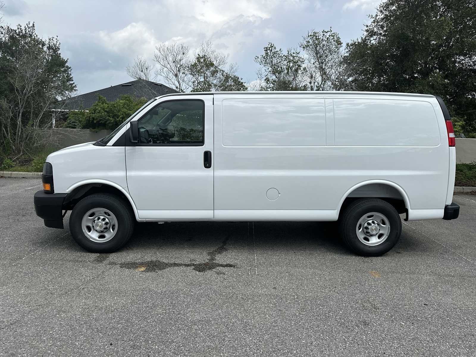 Thumbnail: 2026 Chevrolet Express - 3