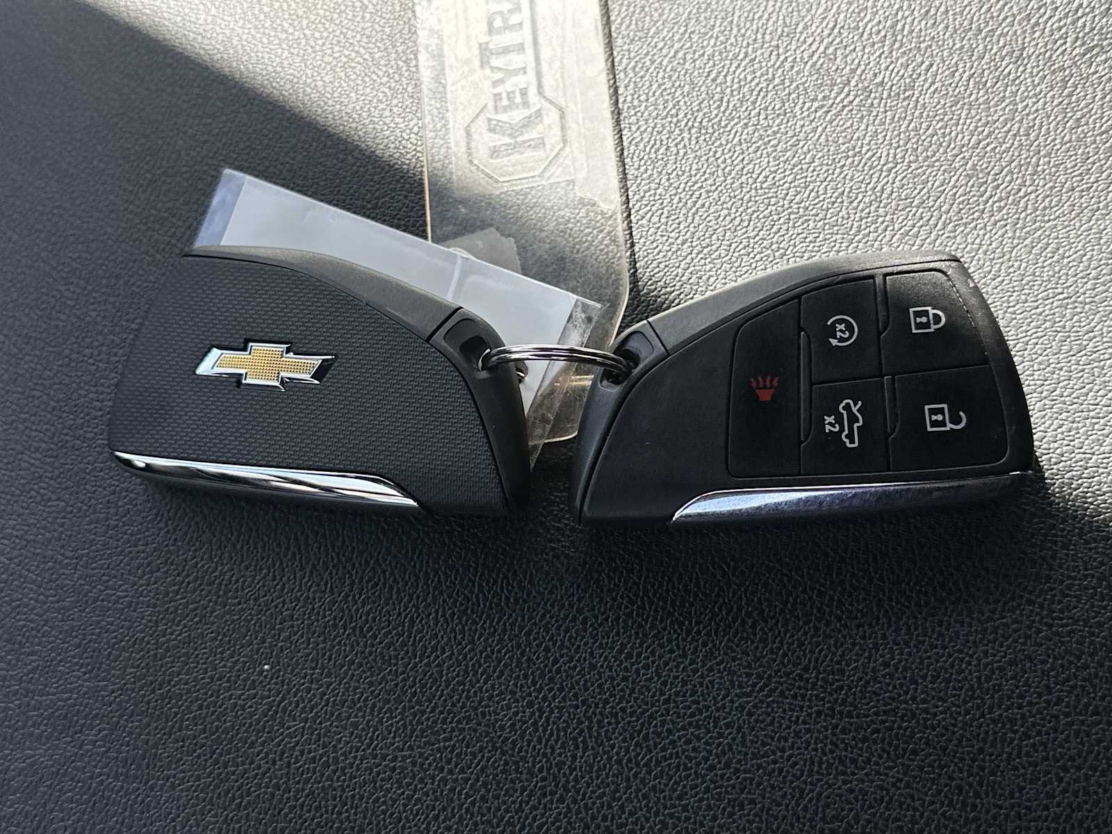 Thumbnail: 2024 Chevrolet Silverado EV - 26