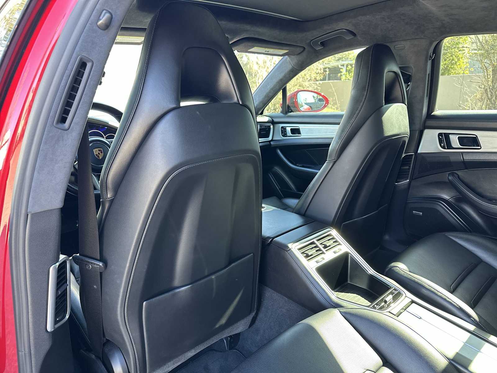 Thumbnail: 2018 Porsche Panamera - 16