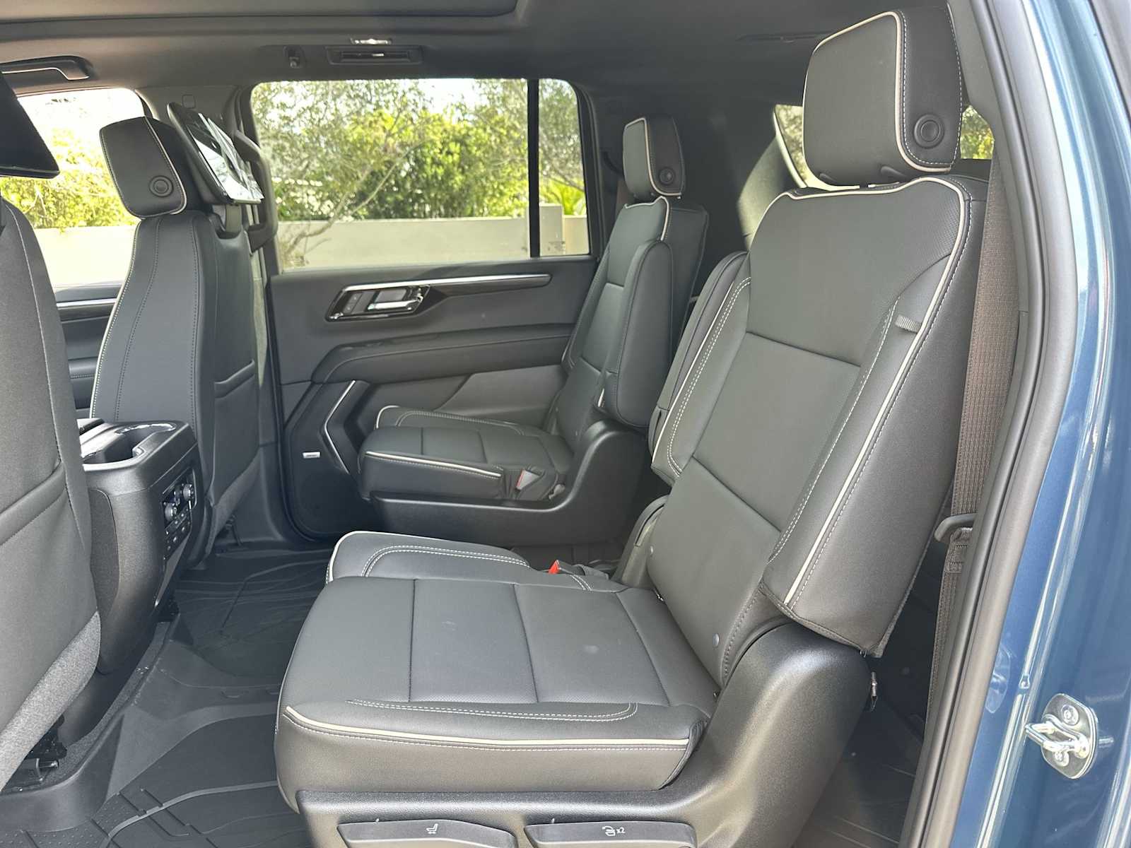 Thumbnail: 2026 Chevrolet Suburban - 17