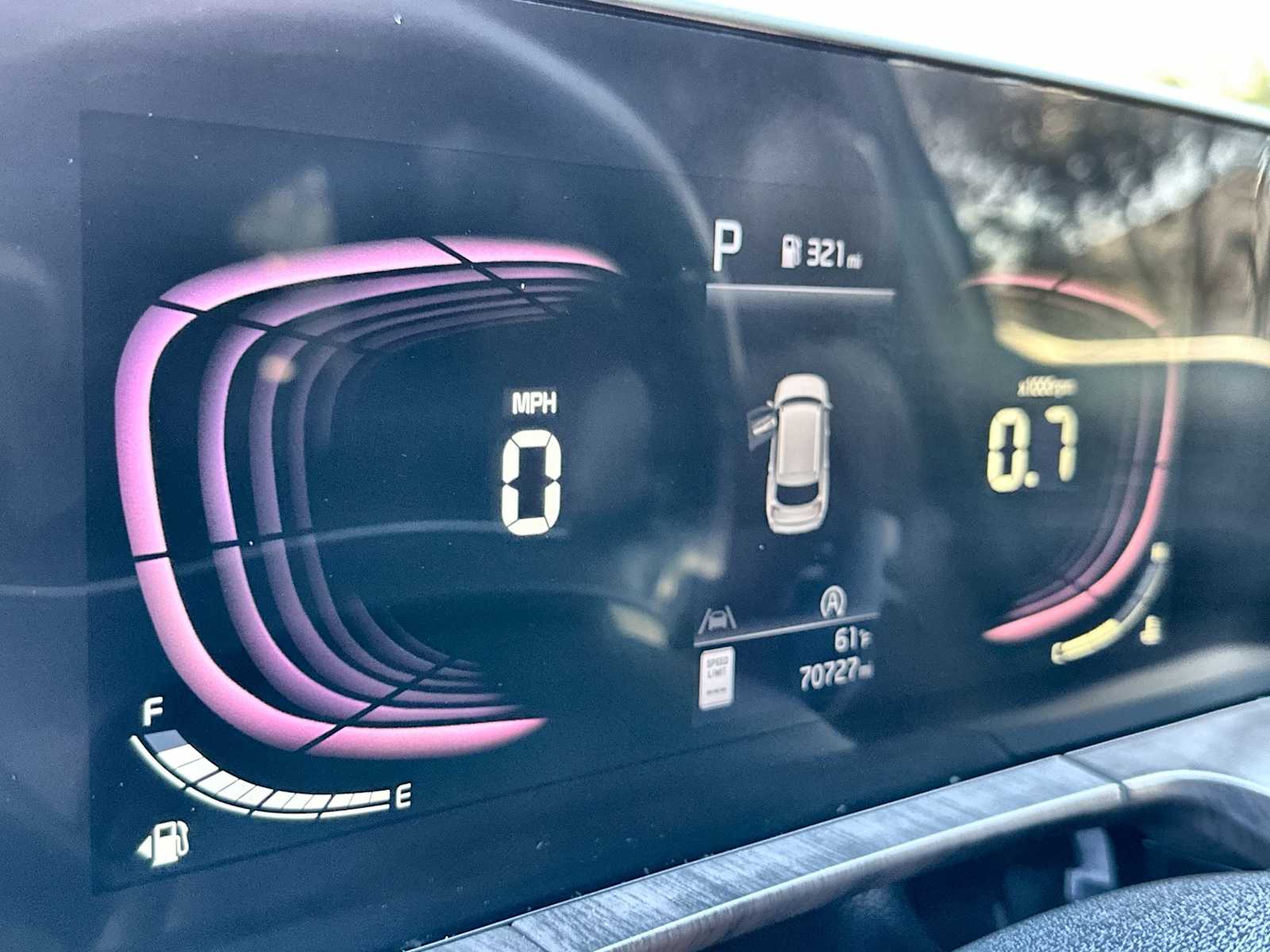 Thumbnail: 2023 Kia Telluride - 25