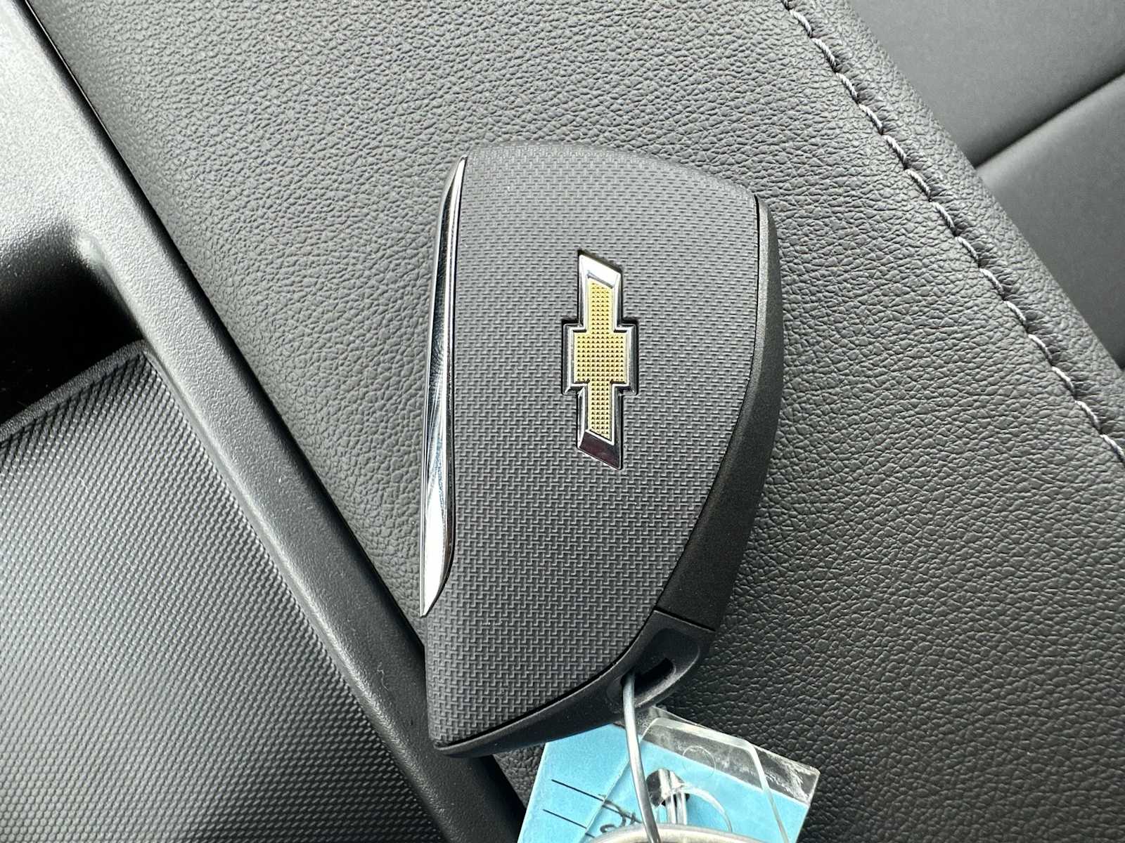 Thumbnail: 2026 Chevrolet Silverado 1500 - 26