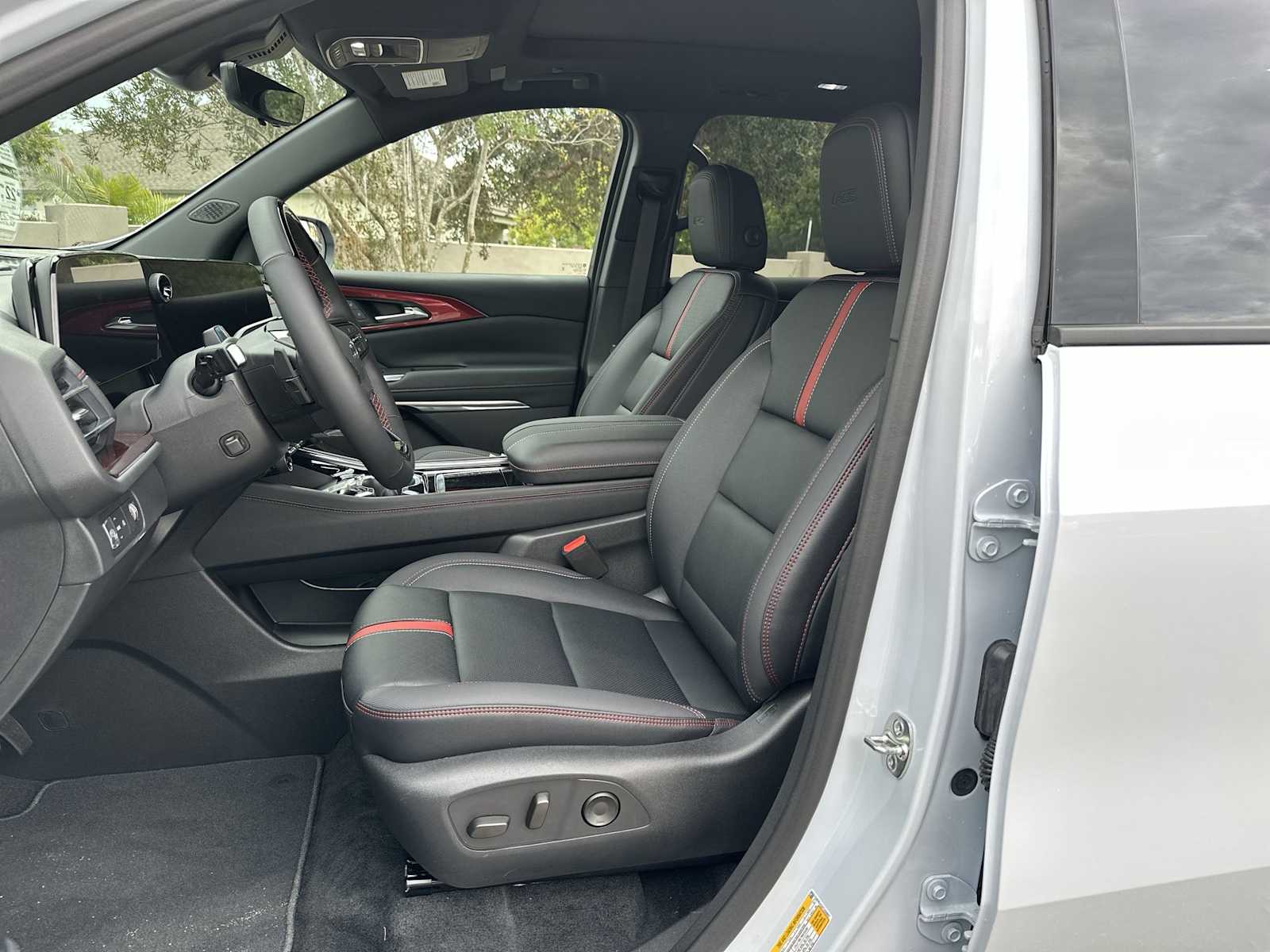 Thumbnail: 2026 Chevrolet Traverse - 2