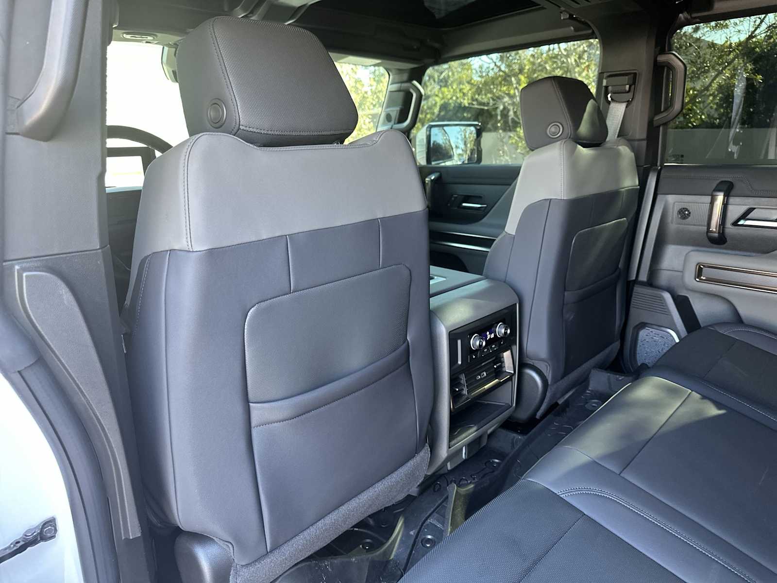 Thumbnail: 2025 GMC Hummer EV - 16