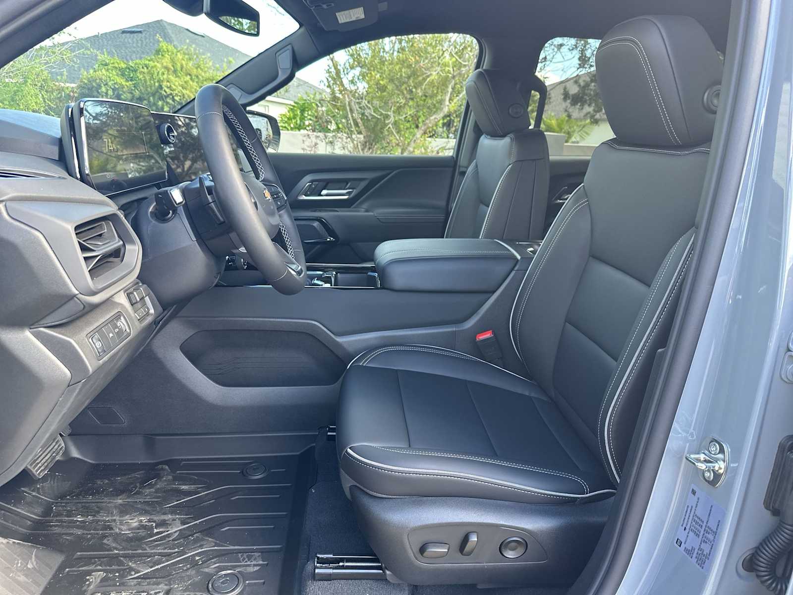 Thumbnail: 2026 Chevrolet Silverado EV - 15