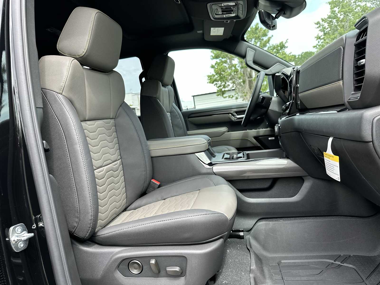 Thumbnail: 2026 Chevrolet Silverado 2500 - 19
