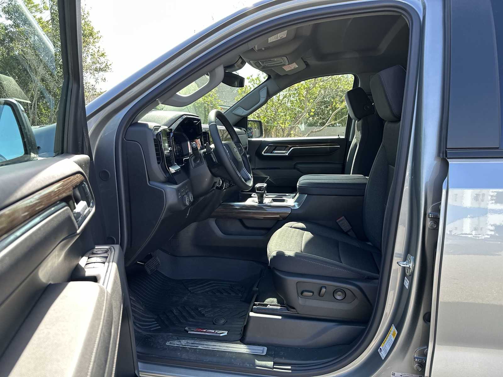 Thumbnail: 2026 Chevrolet Silverado 1500 - 2