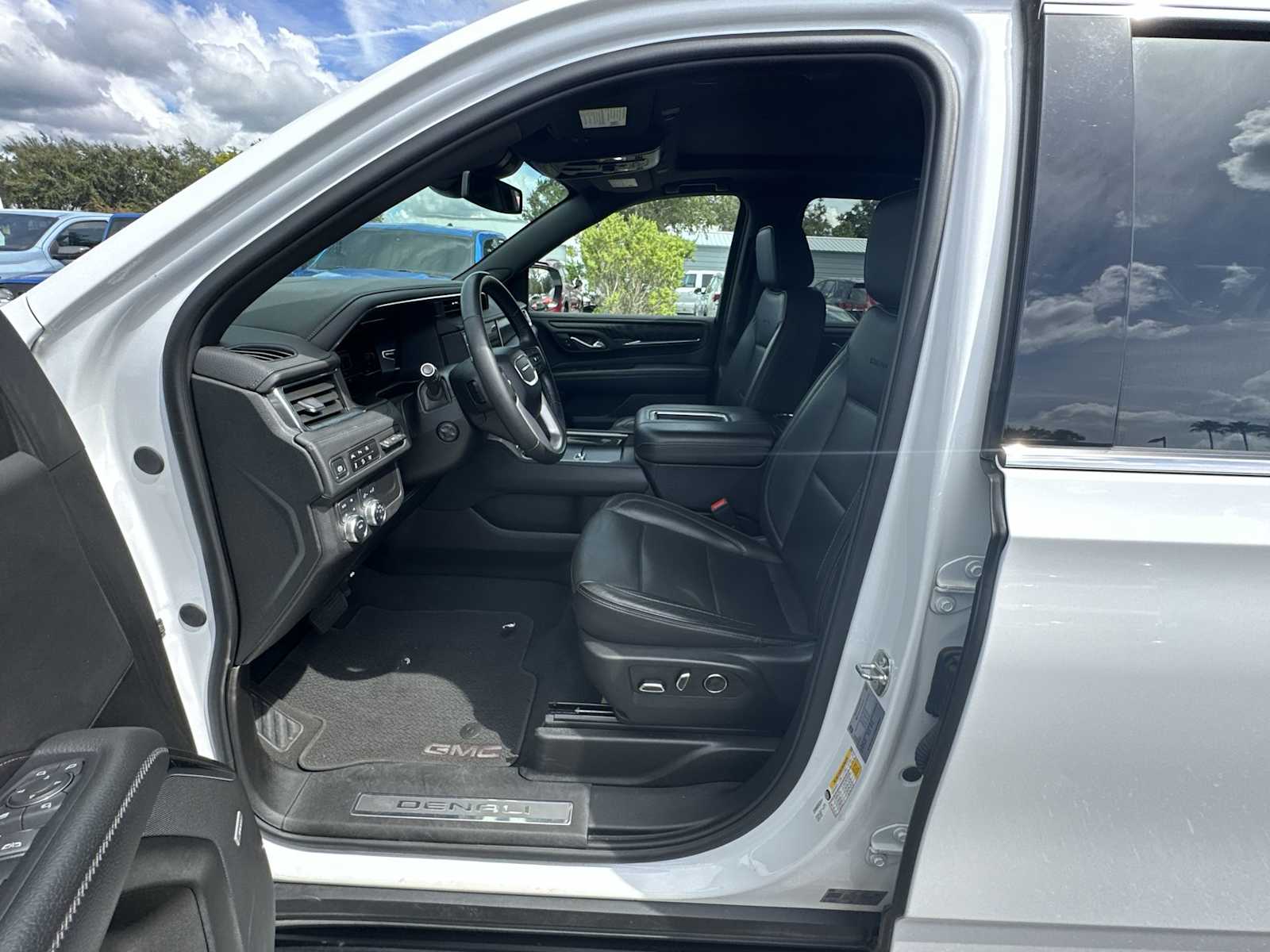 Thumbnail: 2024 GMC Yukon XL - 2