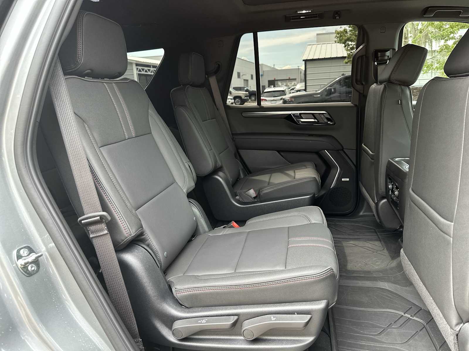 Thumbnail: 2026 Chevrolet Tahoe - 18
