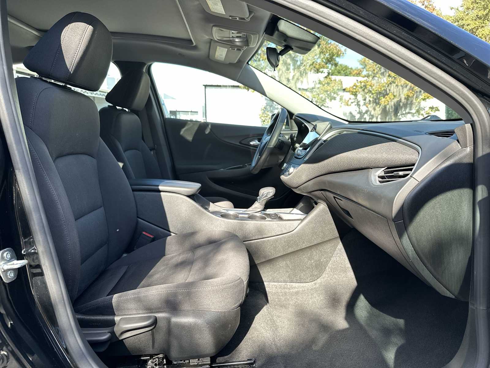 Thumbnail: 2023 Chevrolet Malibu - 20