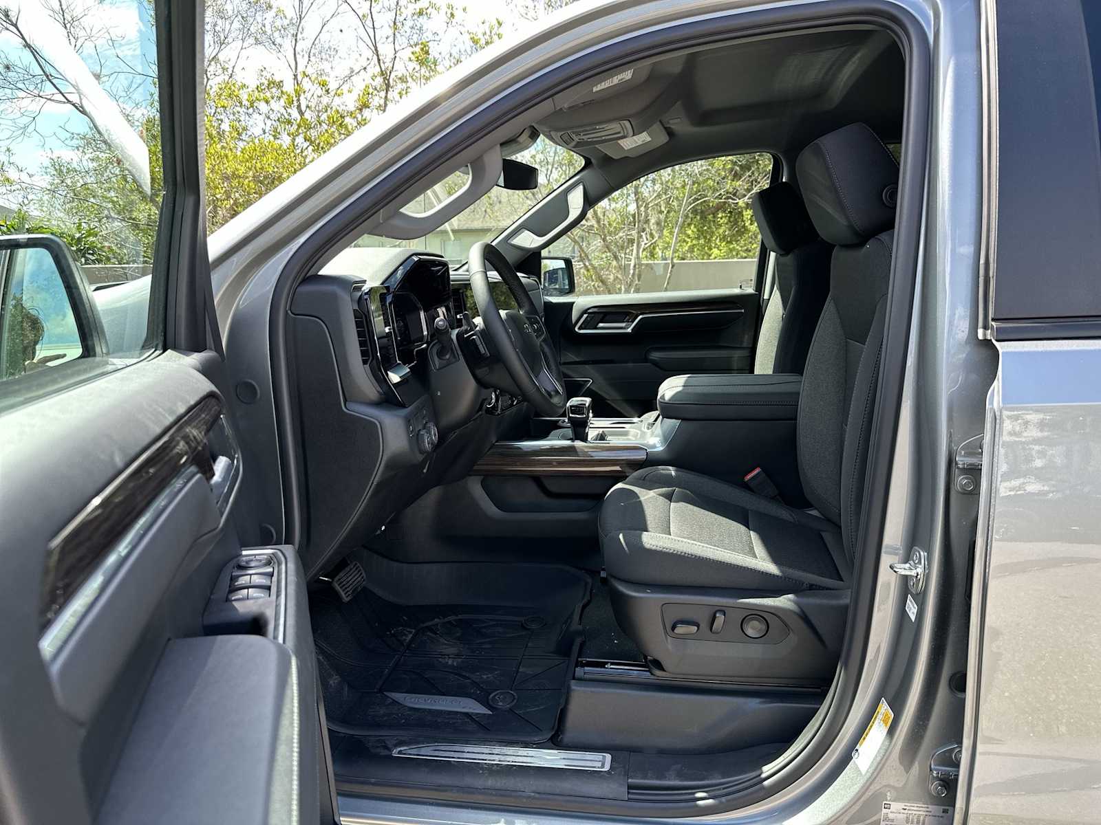 Thumbnail: 2026 Chevrolet Silverado 1500 - 2