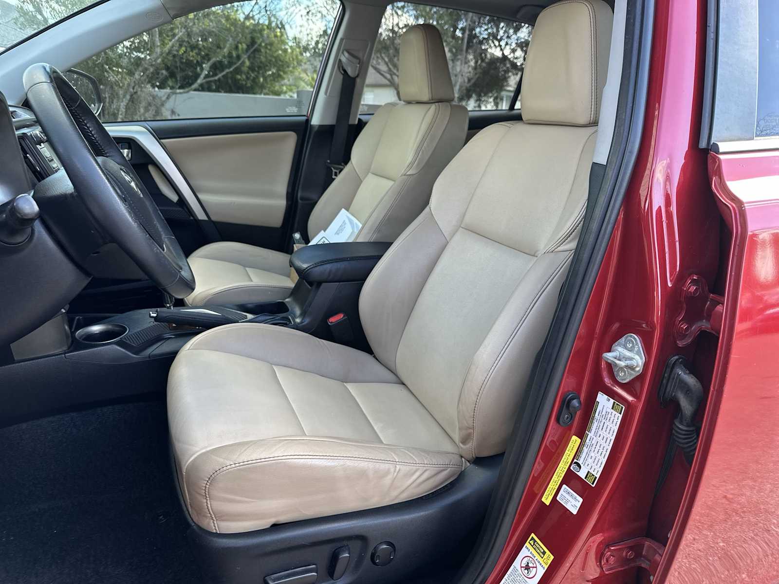 Thumbnail: 2015 Toyota RAV4 - 2