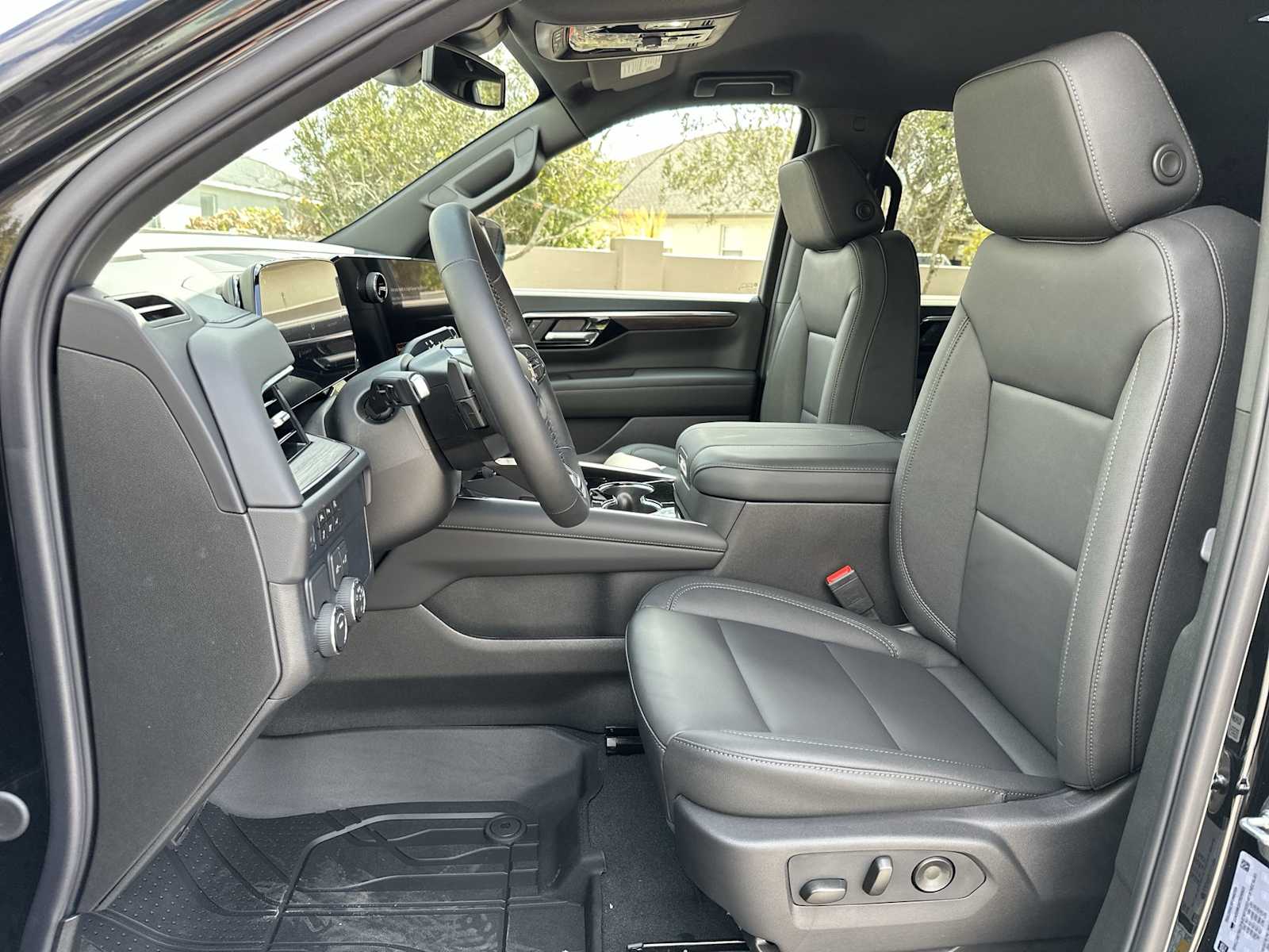 Thumbnail: 2026 Chevrolet Tahoe - 15