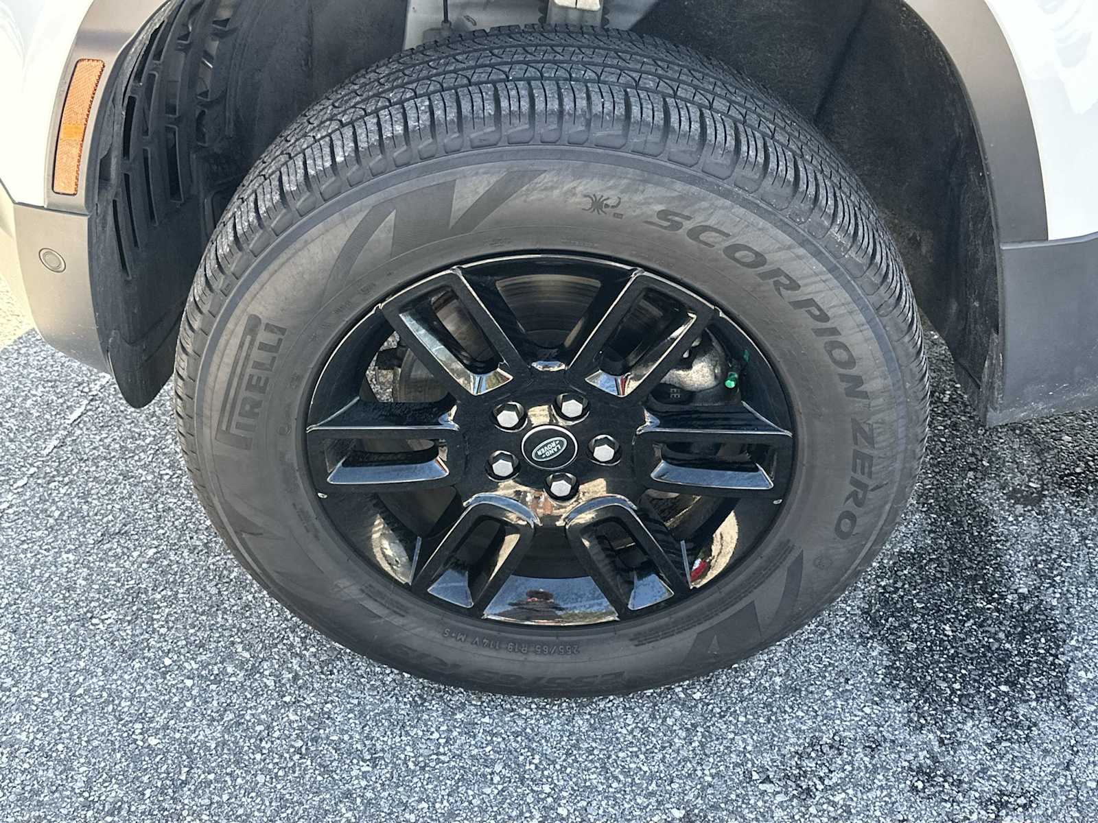 Thumbnail: 2024 Land Rover Defender - 12