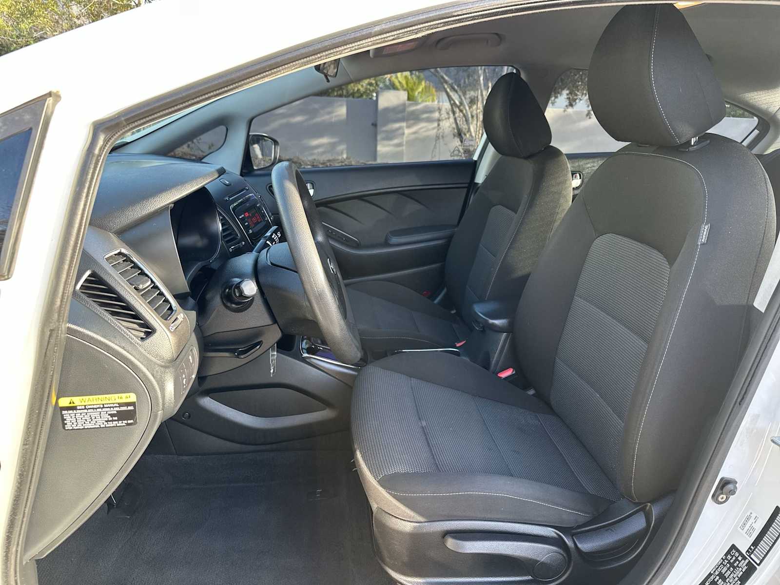 Thumbnail: 2018 Kia Forte - 15