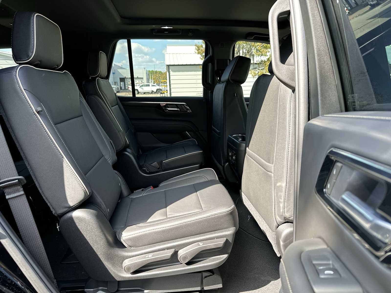 Thumbnail: 2026 Chevrolet Tahoe - 19