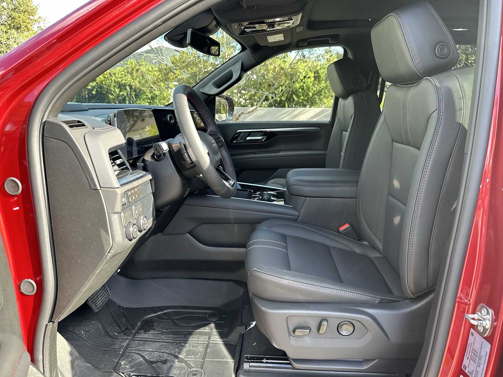 Thumbnail: 2026 Chevrolet Suburban - 15