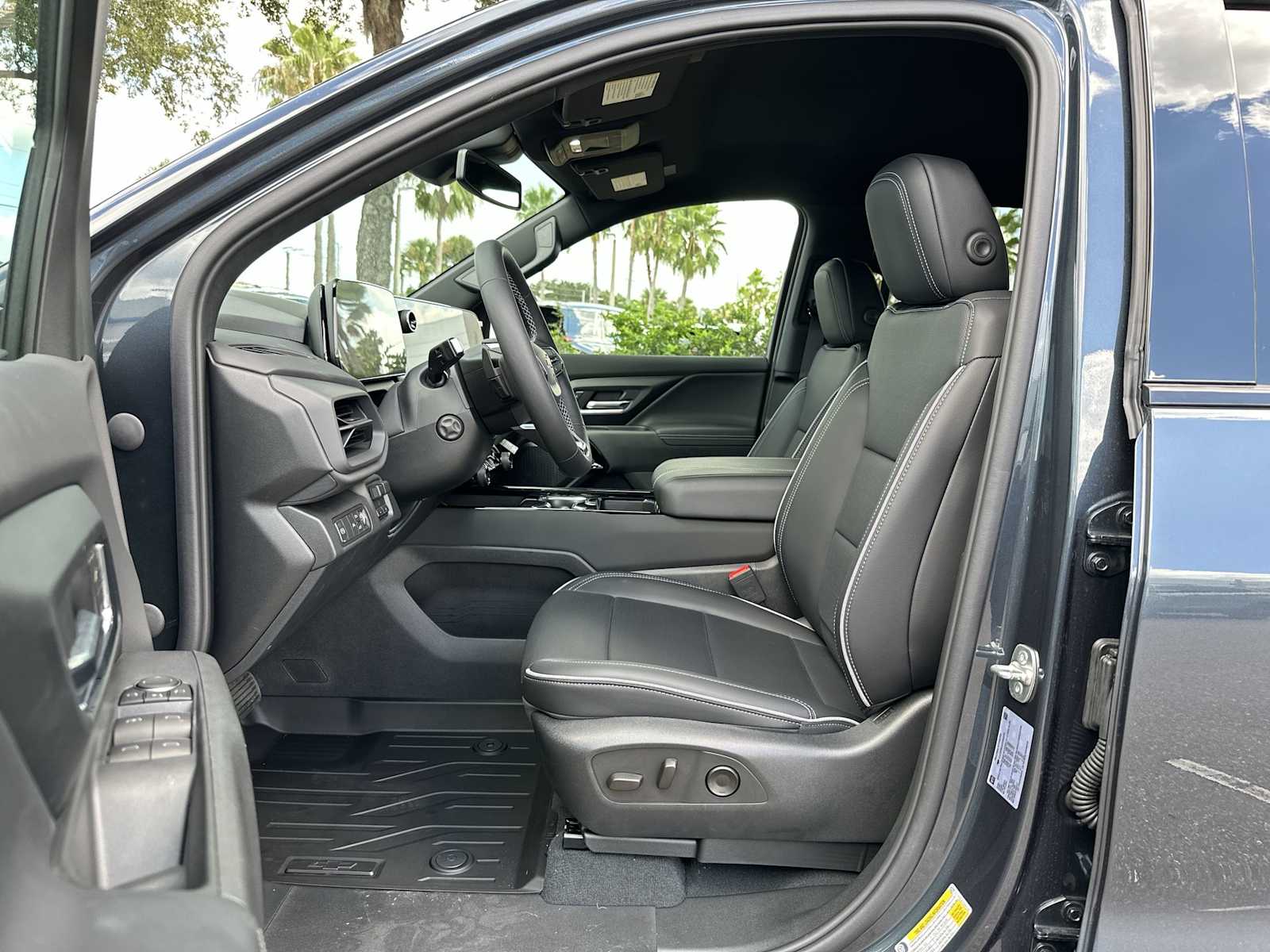 Thumbnail: 2026 Chevrolet Silverado EV - 2