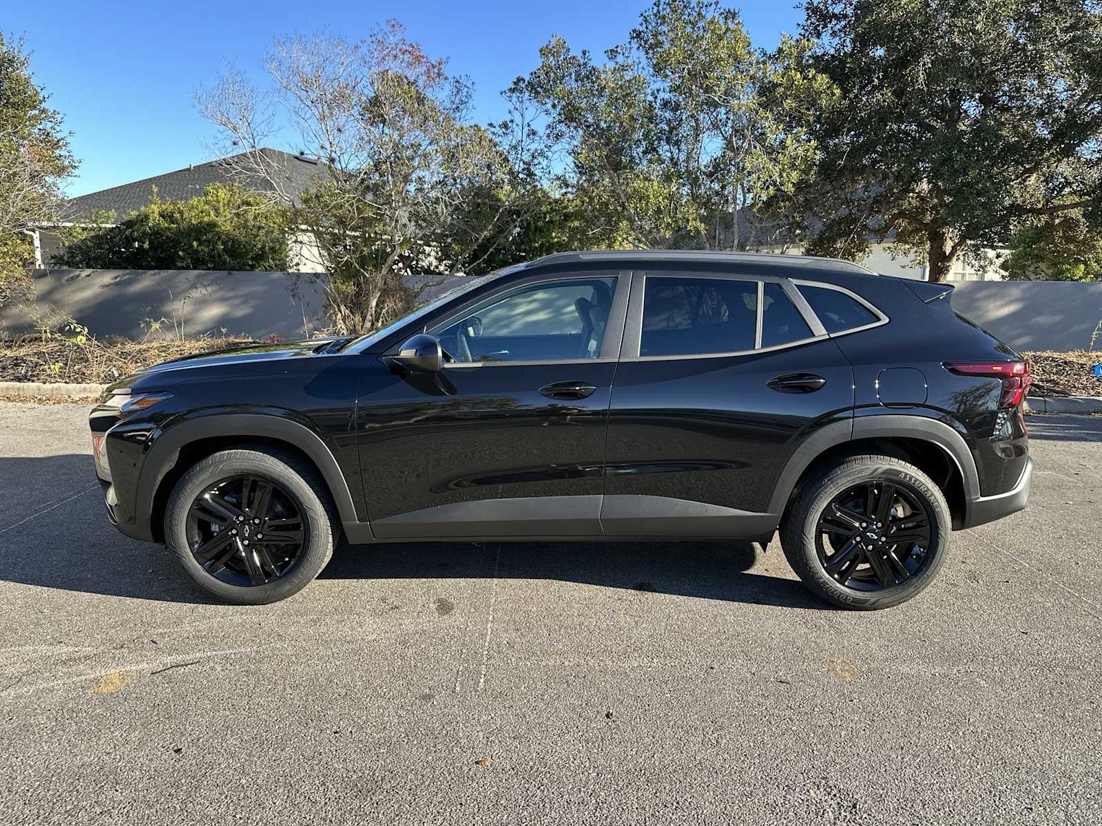 Thumbnail: 2026 Chevrolet Trax - 3