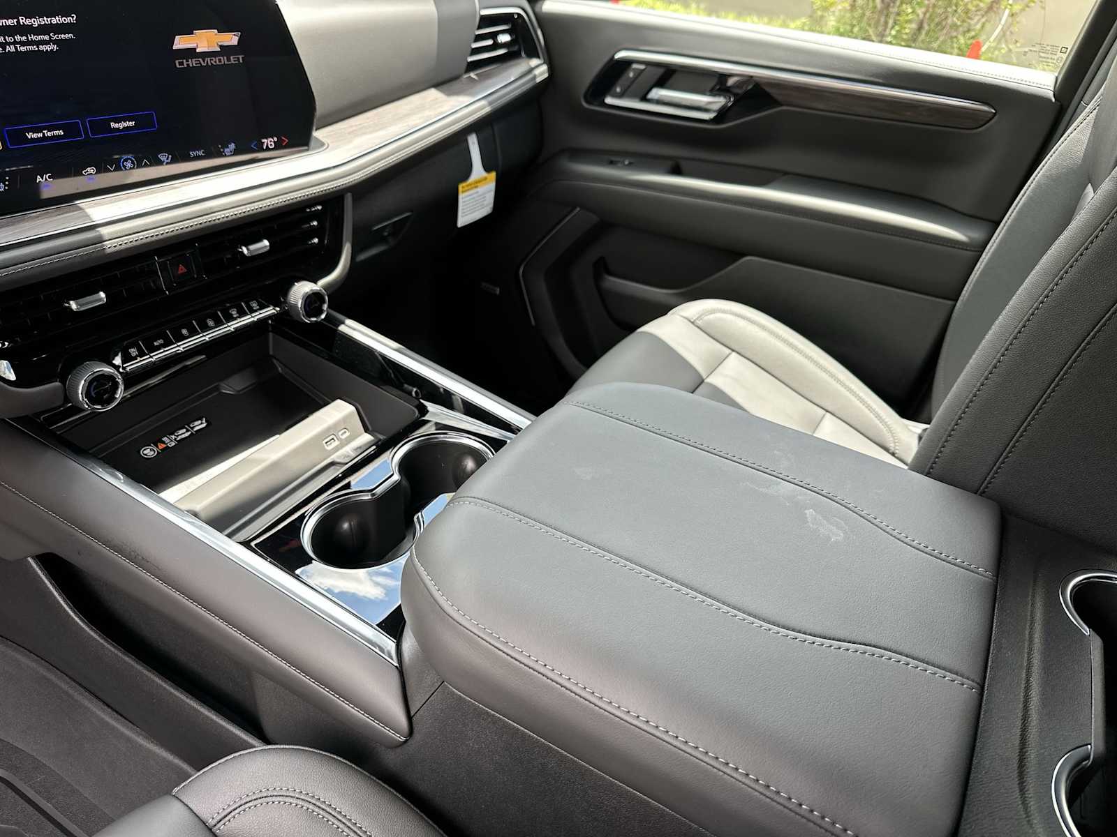 Thumbnail: 2026 Chevrolet Suburban - 21