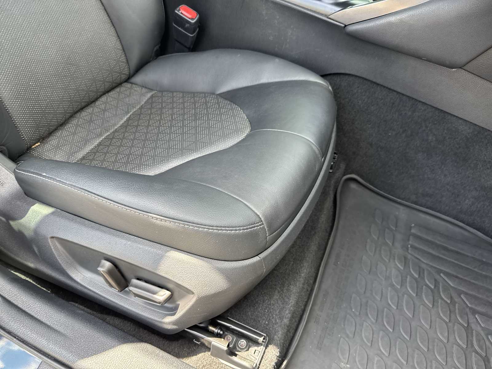 2020 Toyota Camry XSE 26
