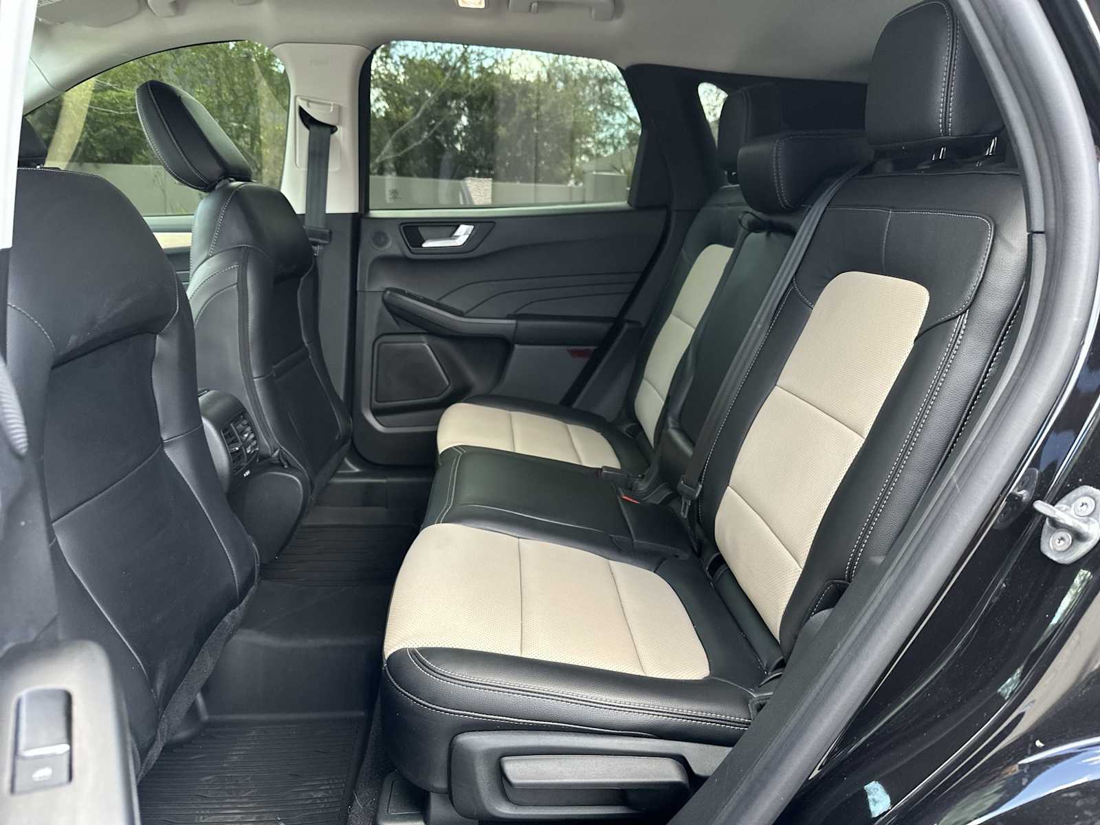 Thumbnail: 2022 Ford Escape - 17