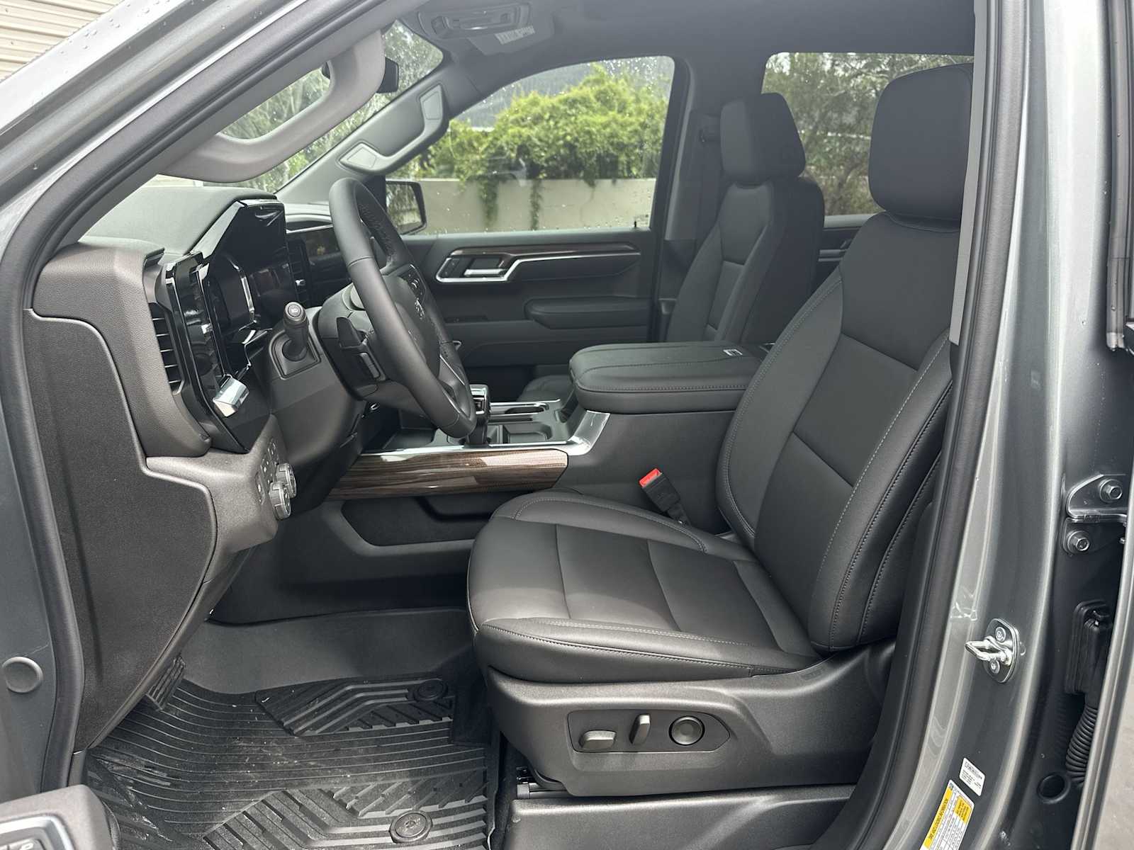 Thumbnail: 2026 Chevrolet Silverado 1500 - 15