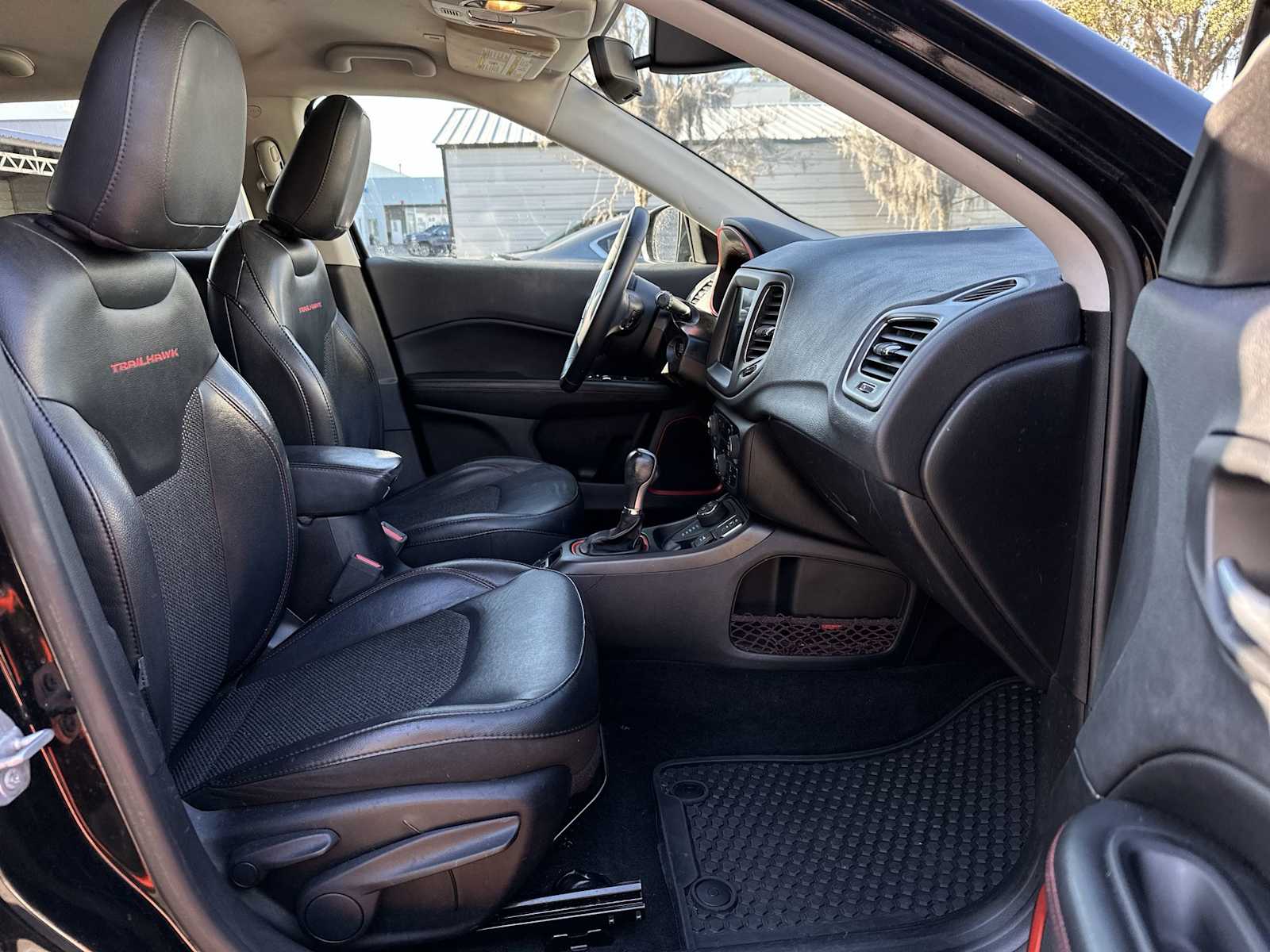 Thumbnail: 2018 Jeep Compass - 19