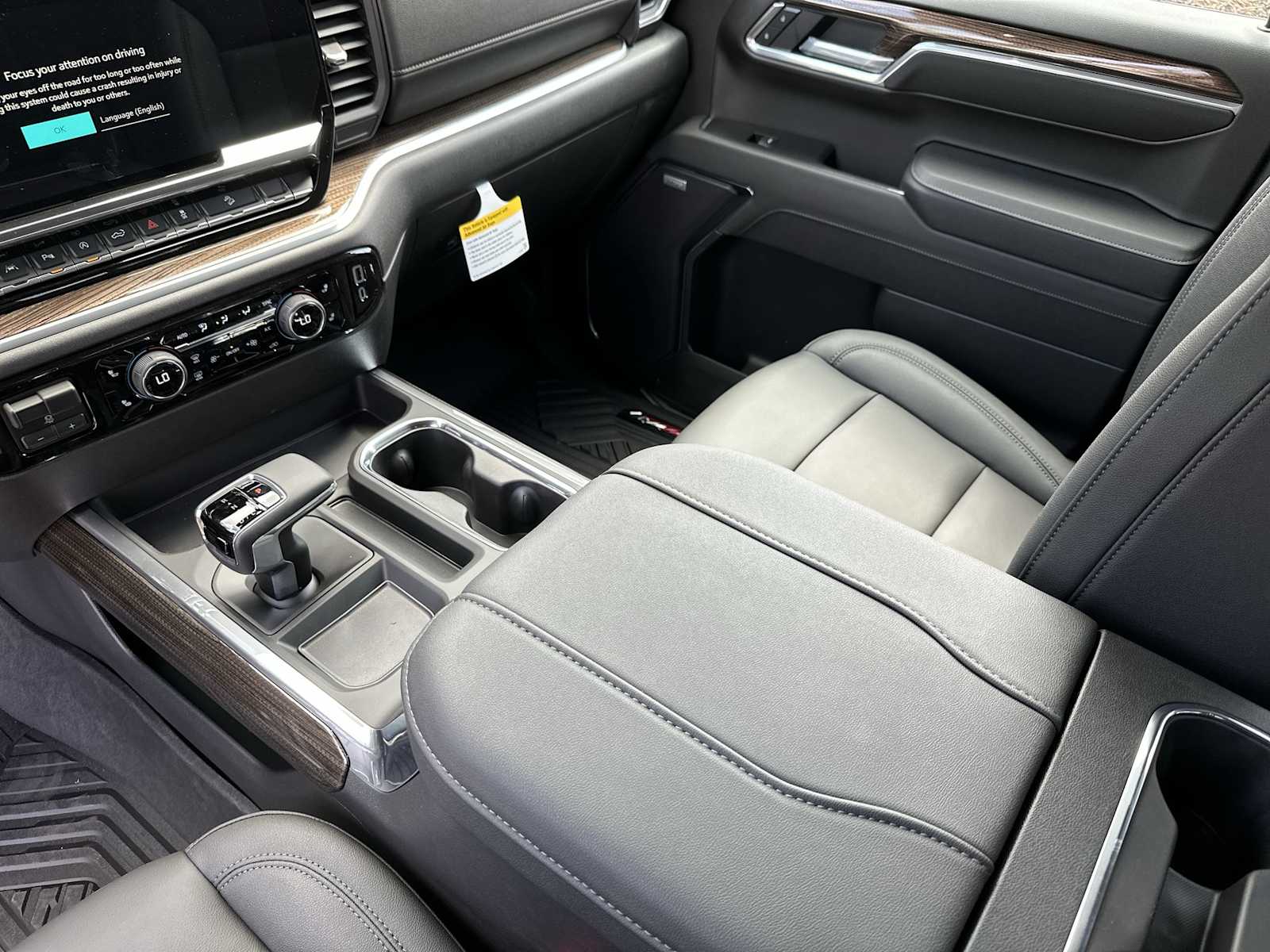 Thumbnail: 2026 Chevrolet Silverado 1500 - 21