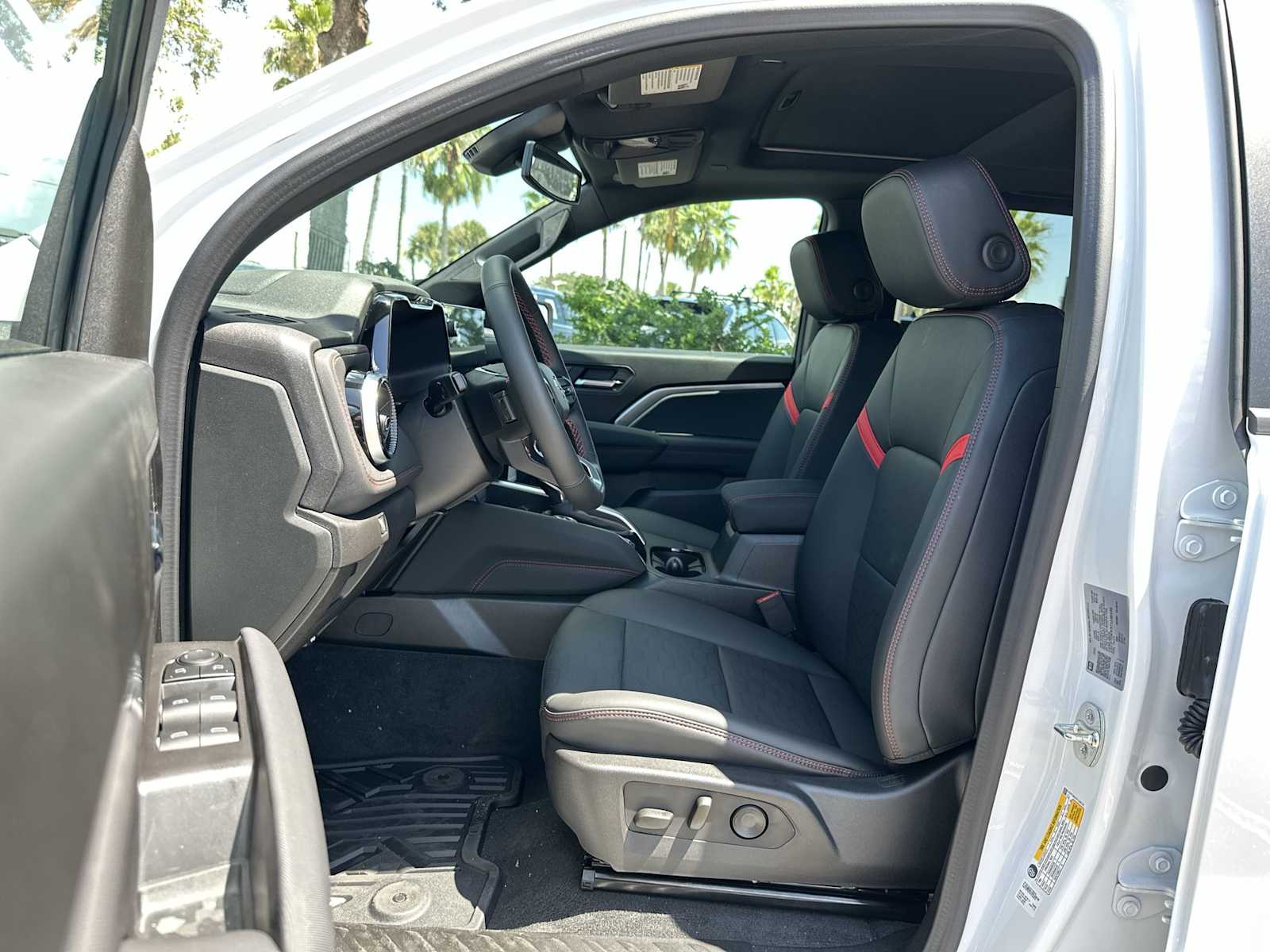 Thumbnail: 2026 Chevrolet Colorado - 2