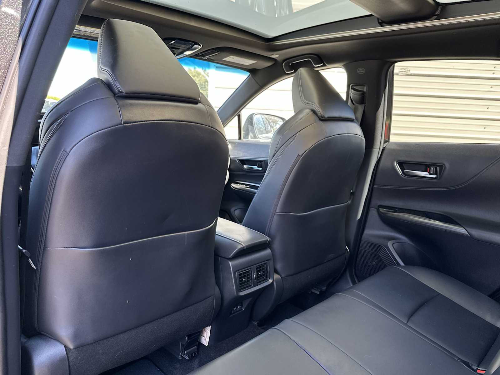 Thumbnail: 2023 Toyota Venza - 16