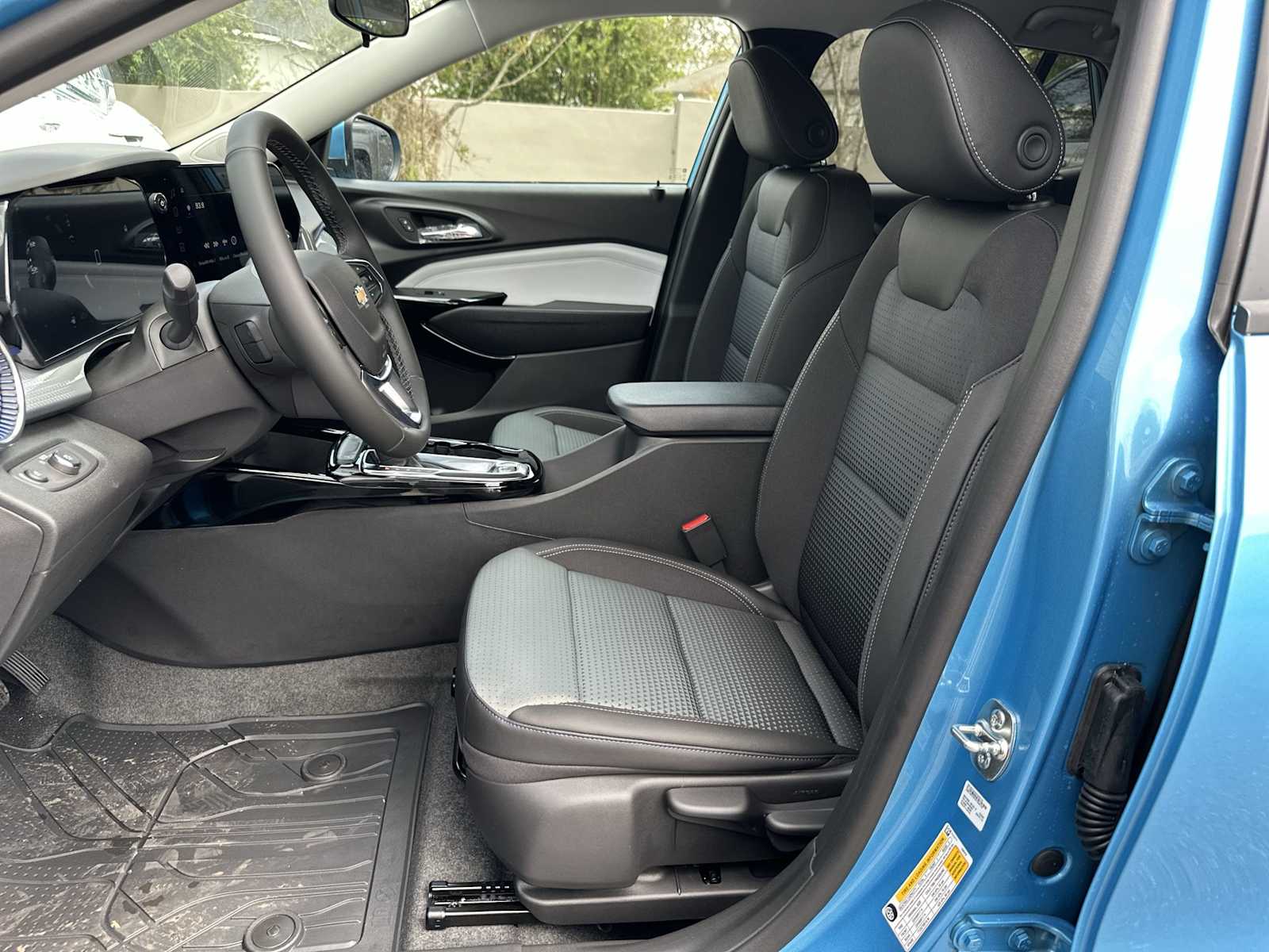 Thumbnail: 2026 Chevrolet Trax - 15