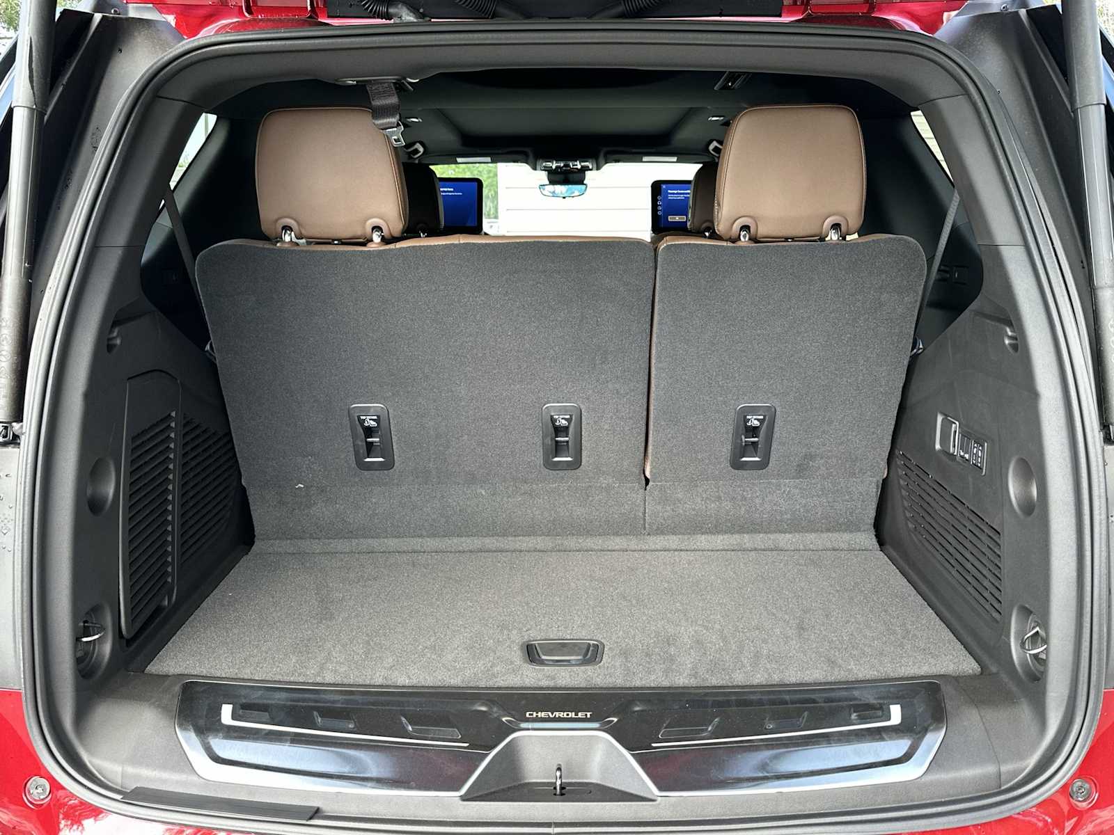 Thumbnail: 2026 Chevrolet Tahoe - 26