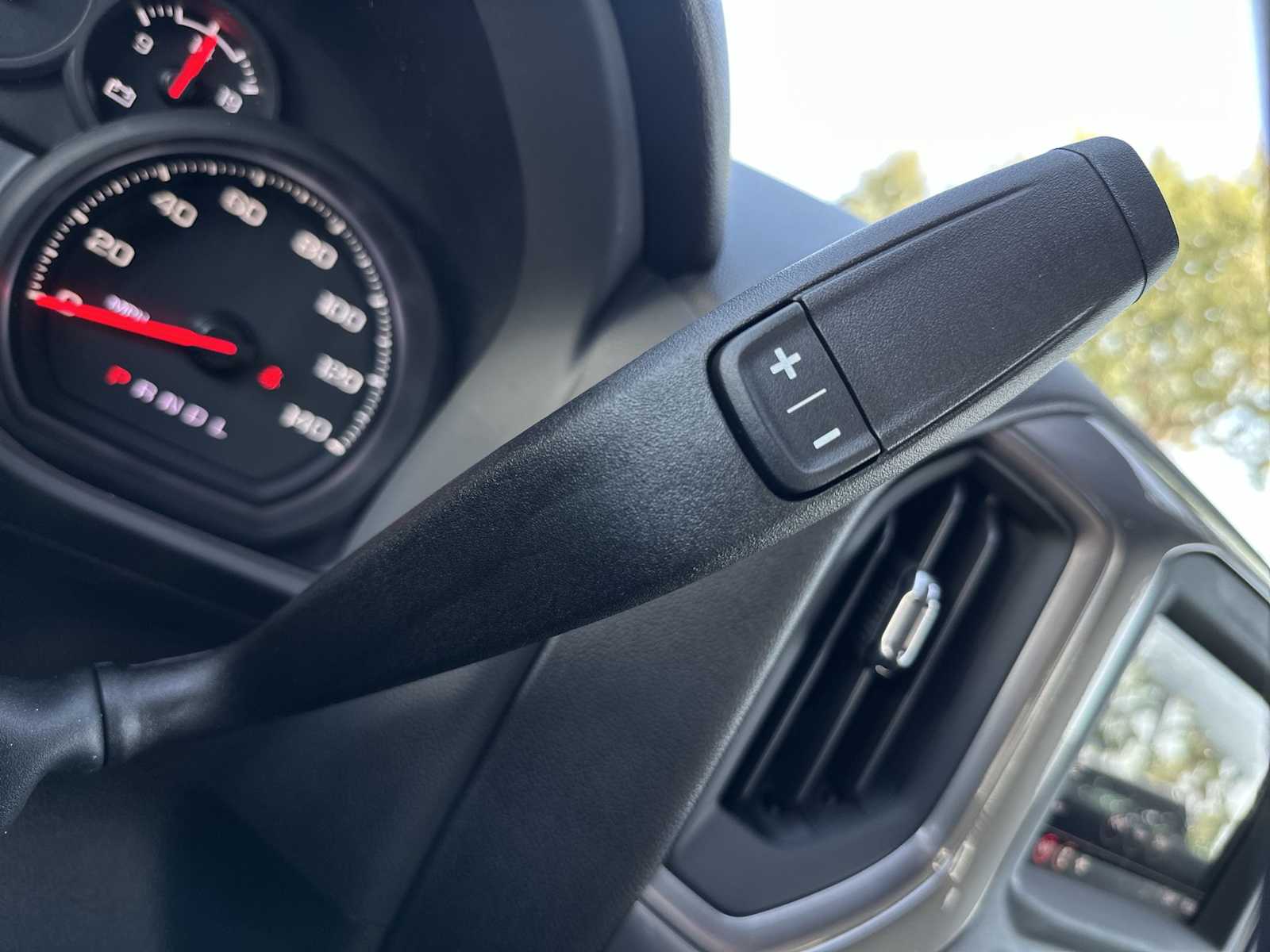 Thumbnail: 2025 Chevrolet Silverado 1500 - 23