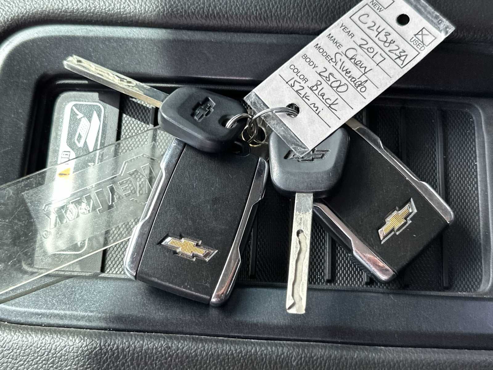 Thumbnail: 2017 Chevrolet Silverado 2500 - 26