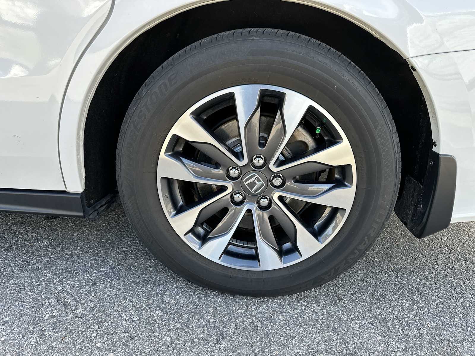 Thumbnail: 2023 Honda Odyssey - 12