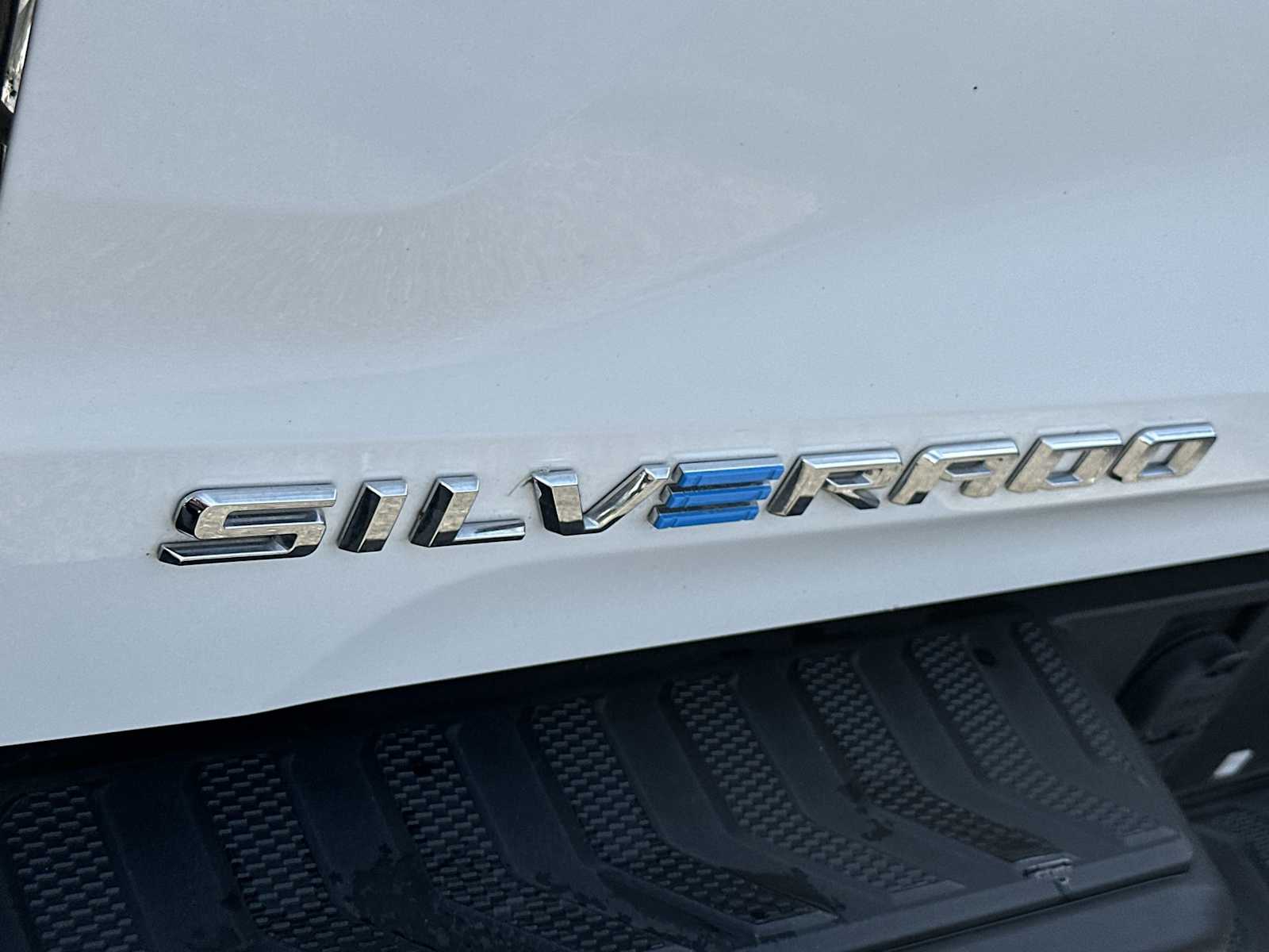 Thumbnail: 2024 Chevrolet Silverado EV - 11