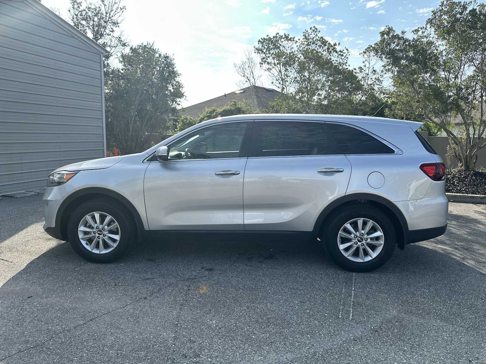 Thumbnail: 2019 Kia Sorento - 3