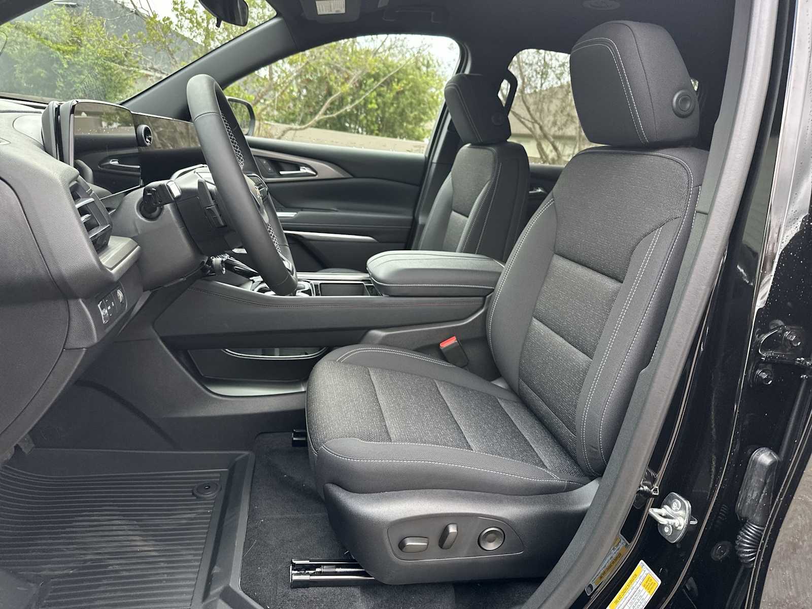 Thumbnail: 2026 Chevrolet Traverse - 16