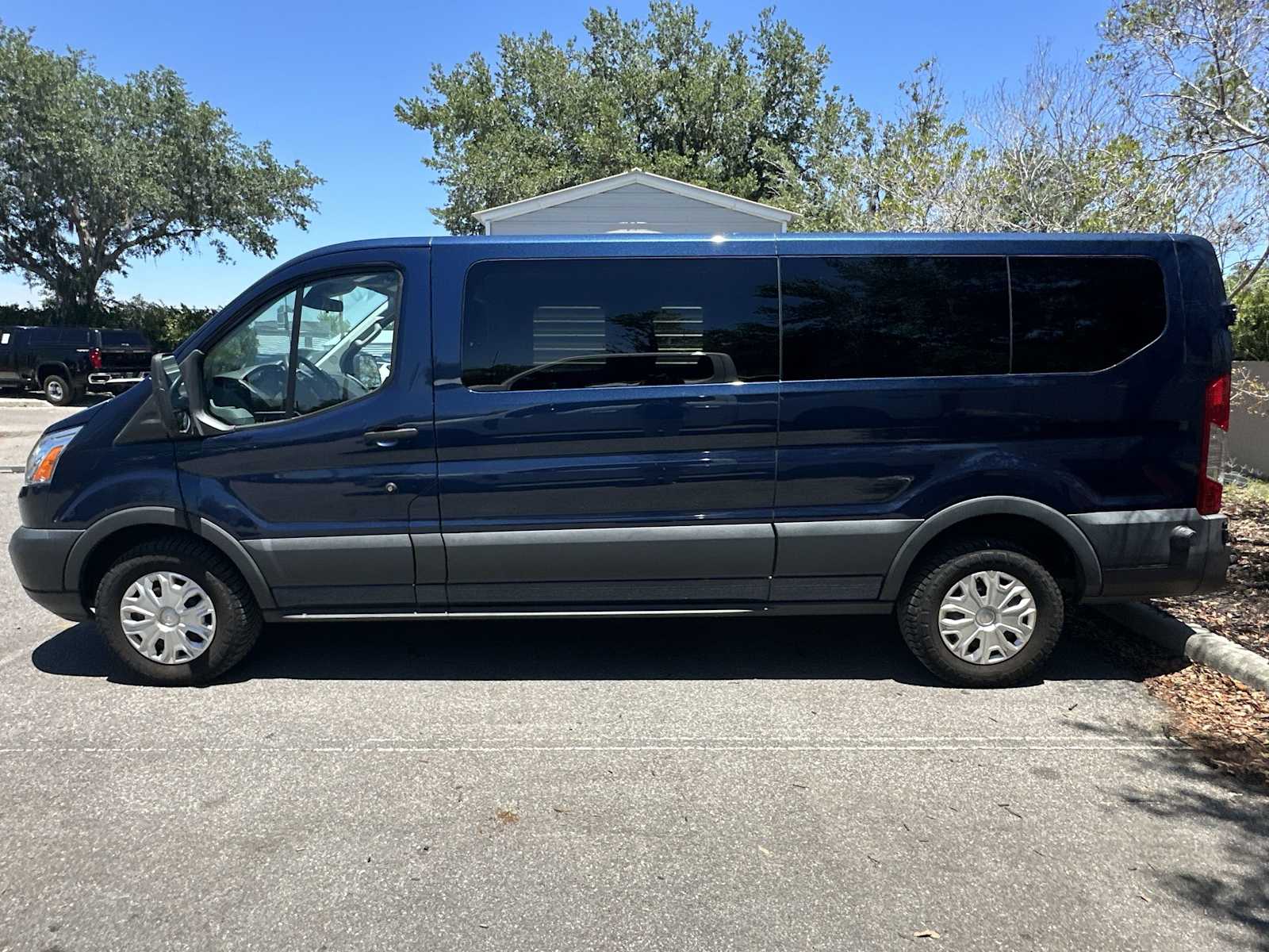 Thumbnail: 2015 Ford Transit Series - 3