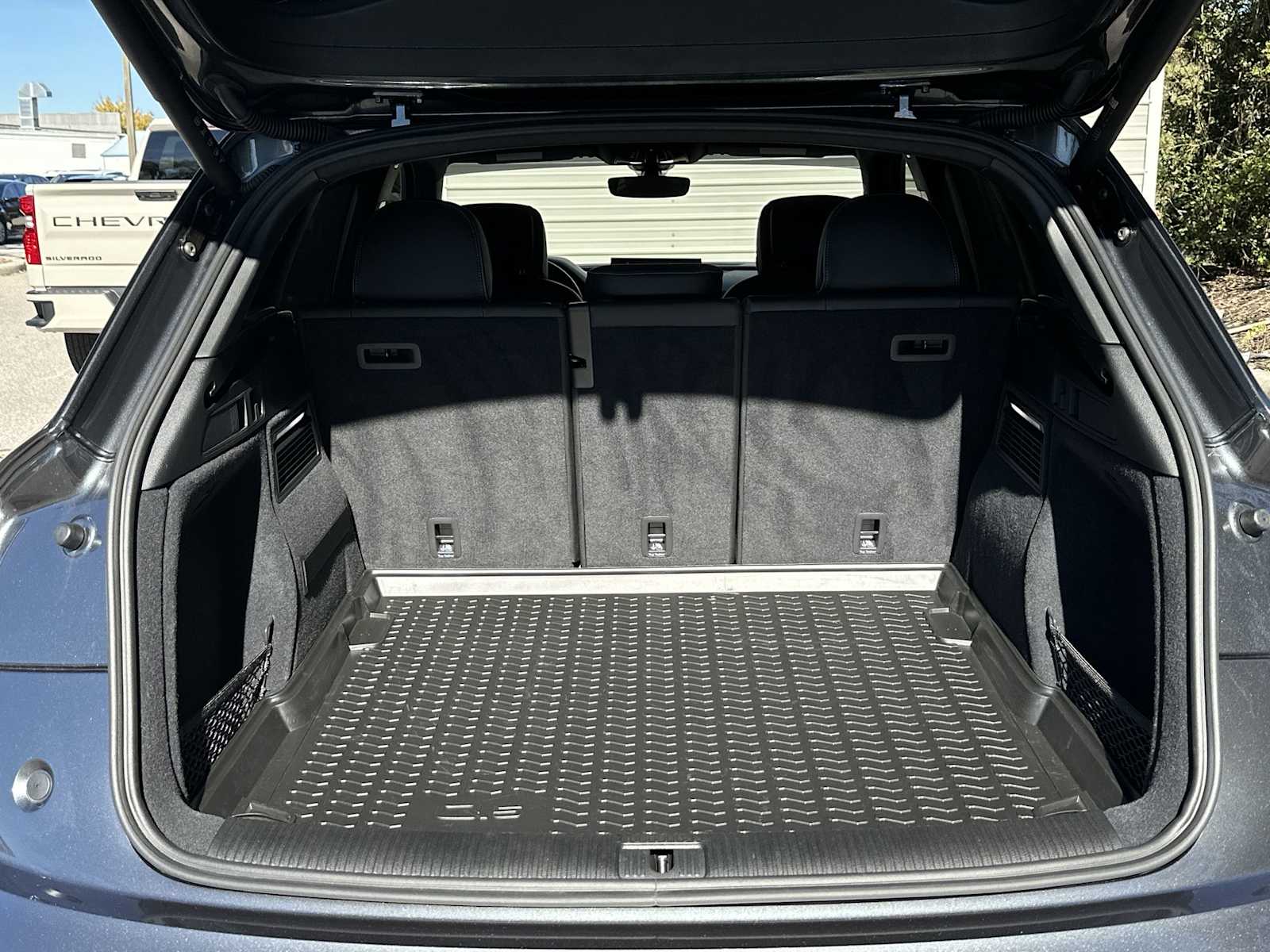 Thumbnail: 2025 Audi Q5 - 26