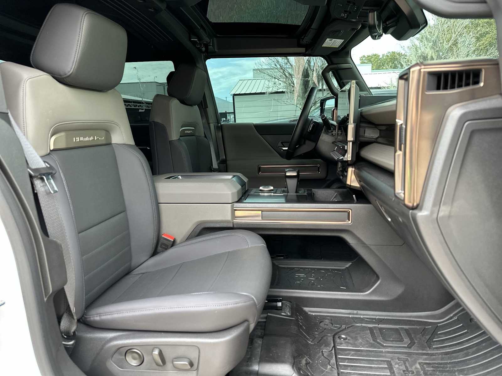 Thumbnail: 2025 GMC Hummer EV - 19