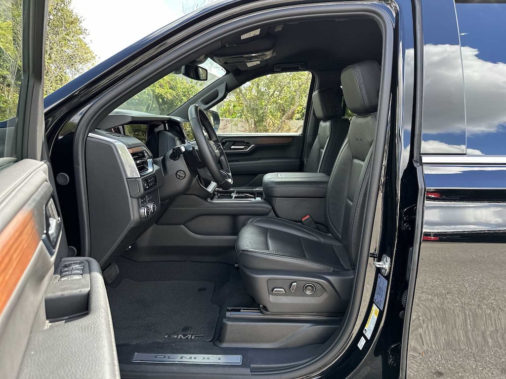 Used 2025 GMC Yukon Denali SUV