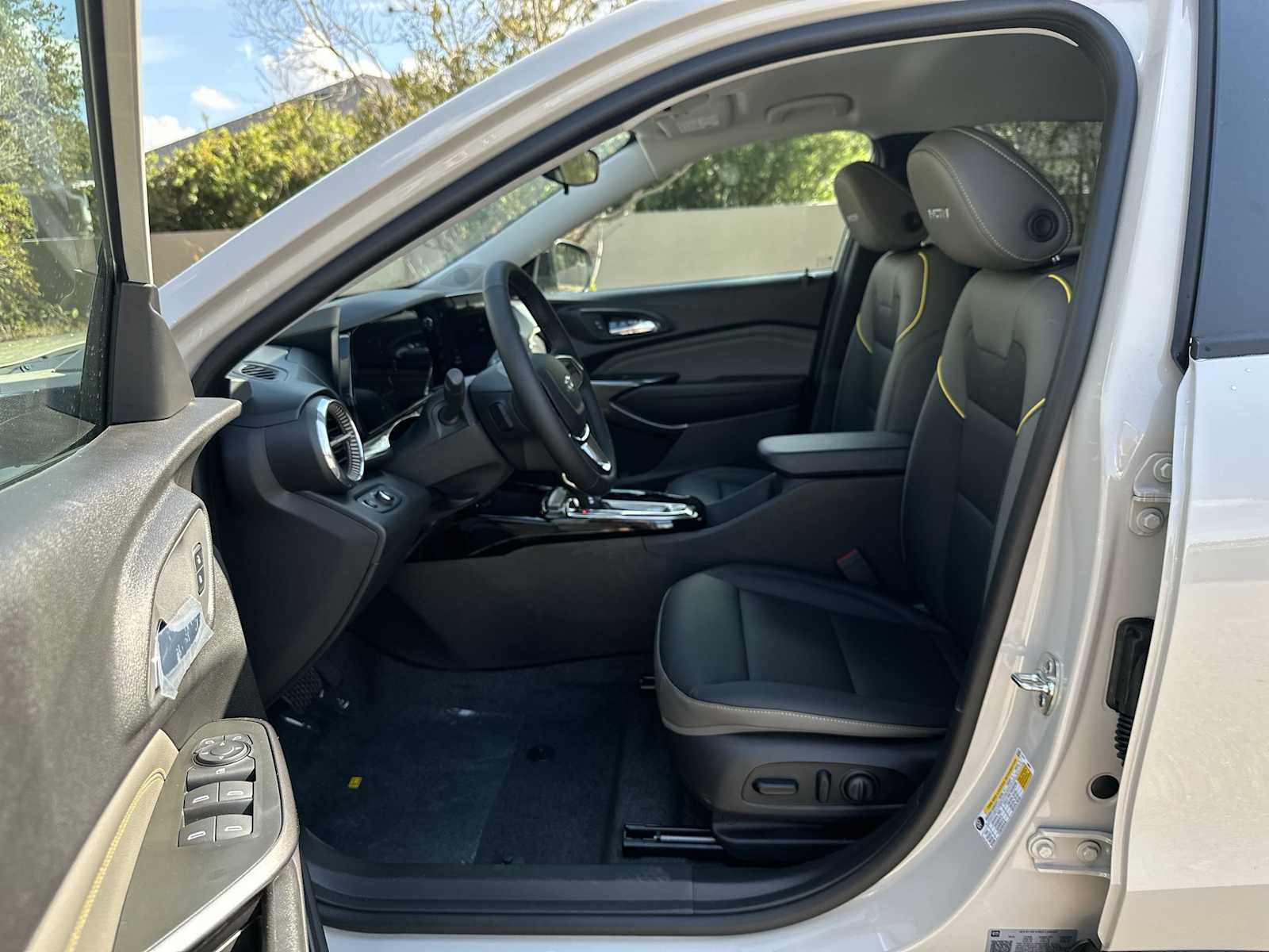 Thumbnail: 2026 Chevrolet Trax - 2