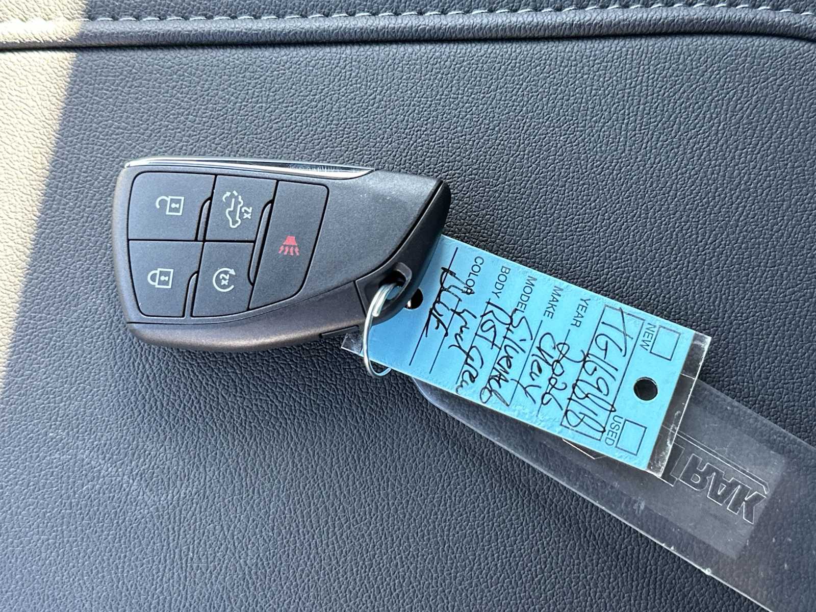 Thumbnail: 2026 Chevrolet Silverado 1500 - 26