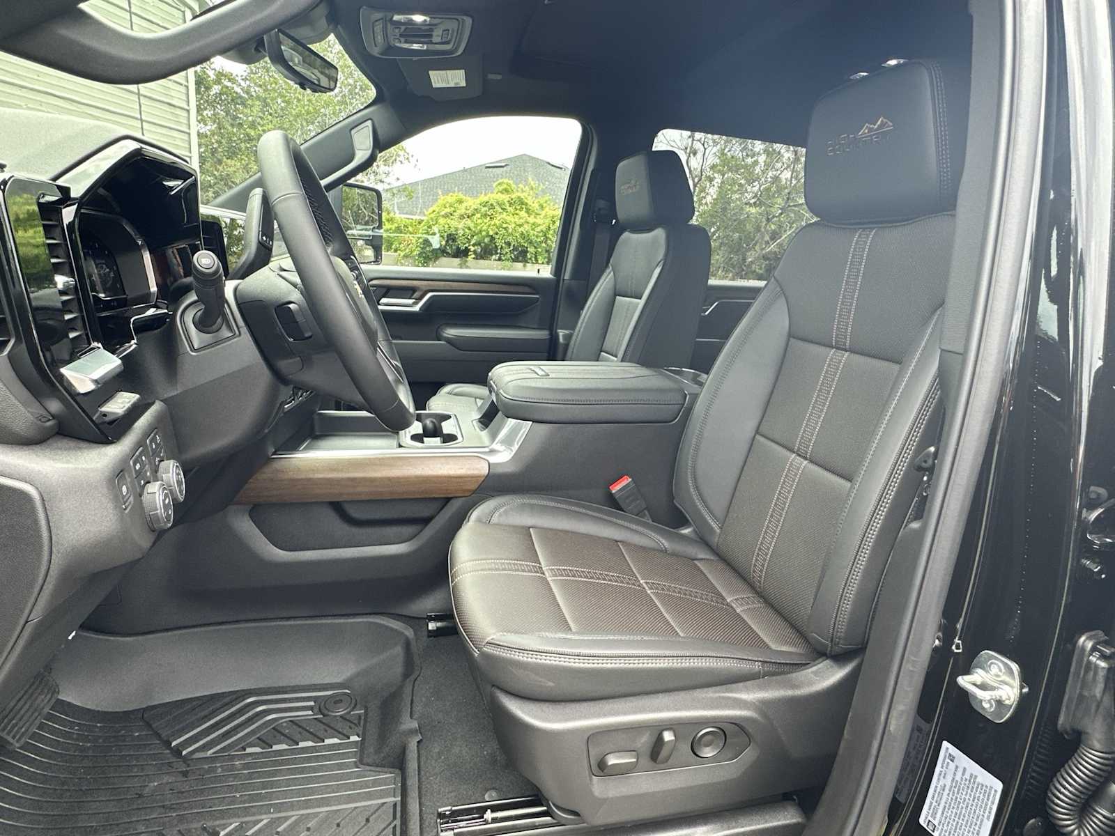 Thumbnail: 2025 Chevrolet Silverado 2500 - 15