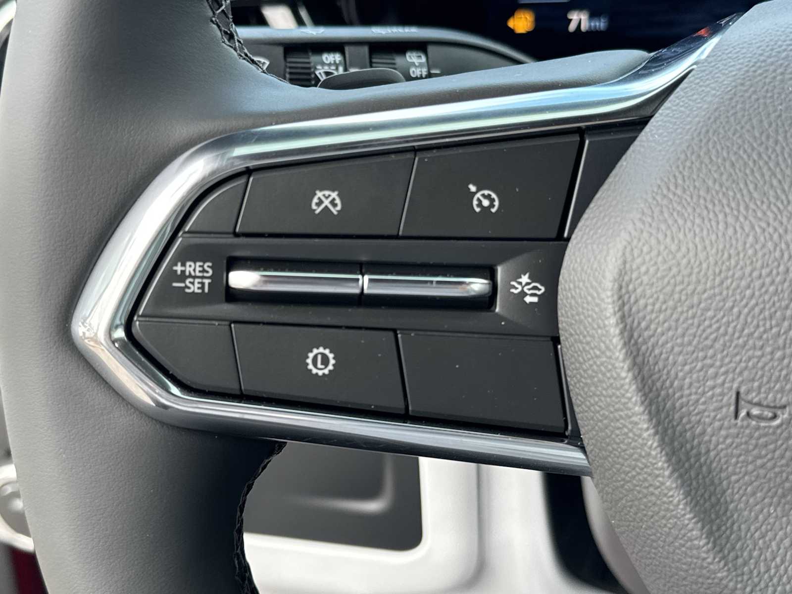 Thumbnail: 2025 Chevrolet Suburban - 27