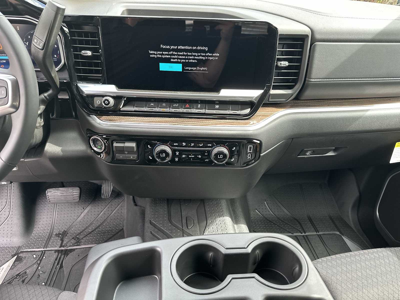 Thumbnail: 2026 Chevrolet Silverado 1500 - 21